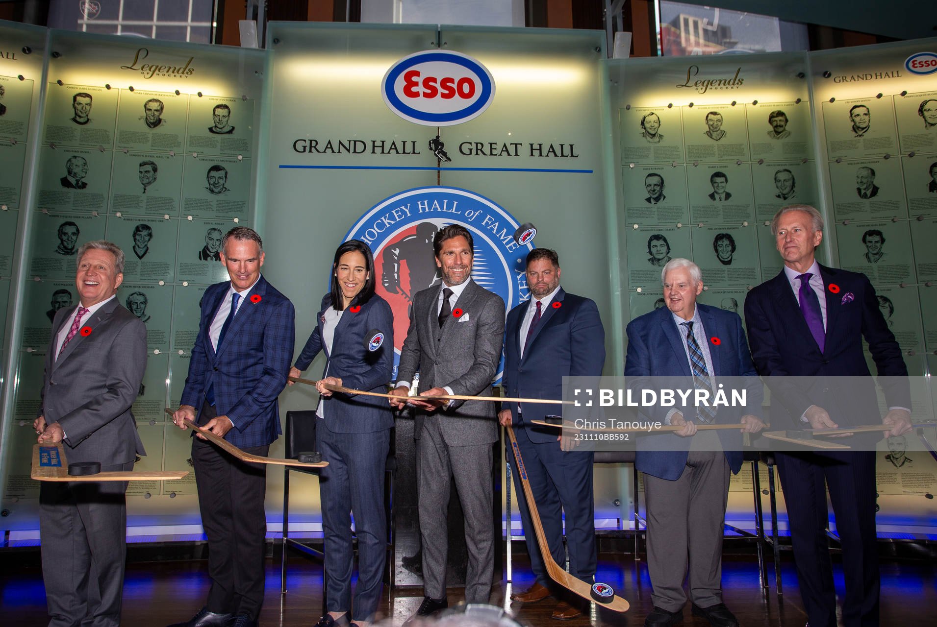 Henrik Lundqvist (centre) along with his fellow inductees