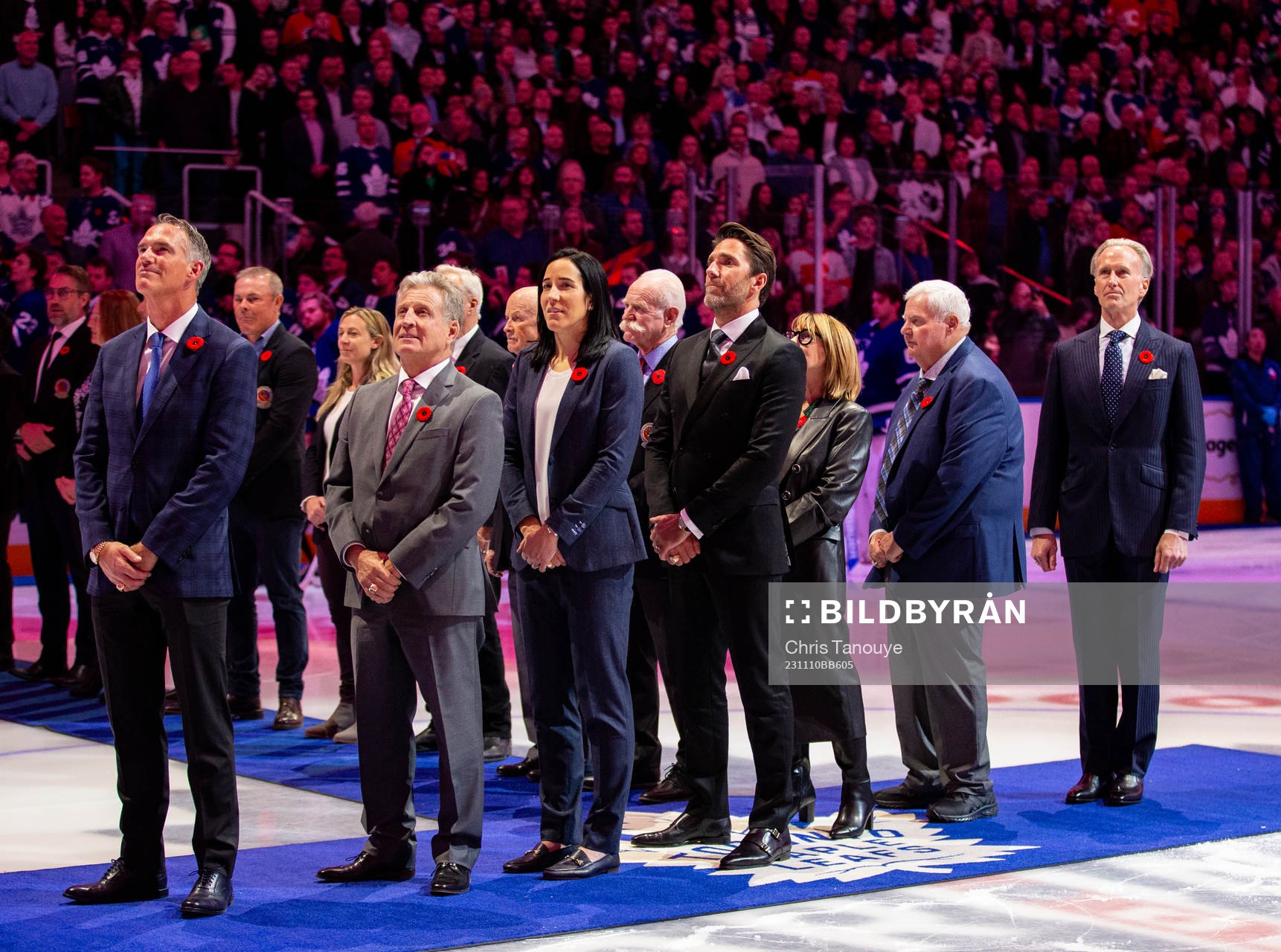 Henrik Lundqvist and his fellow stand for the national