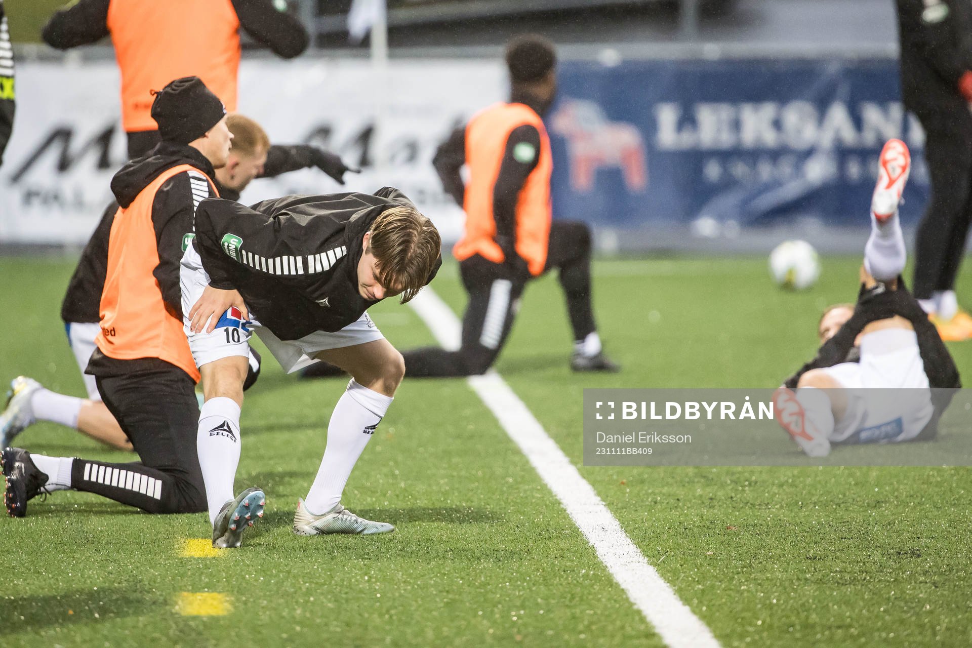 Brages Gustav Berggren inför fotbollsmatchen i Superettan mellan Brage och Jönköpings Södra den 11 november 2023 i Borlänge. 