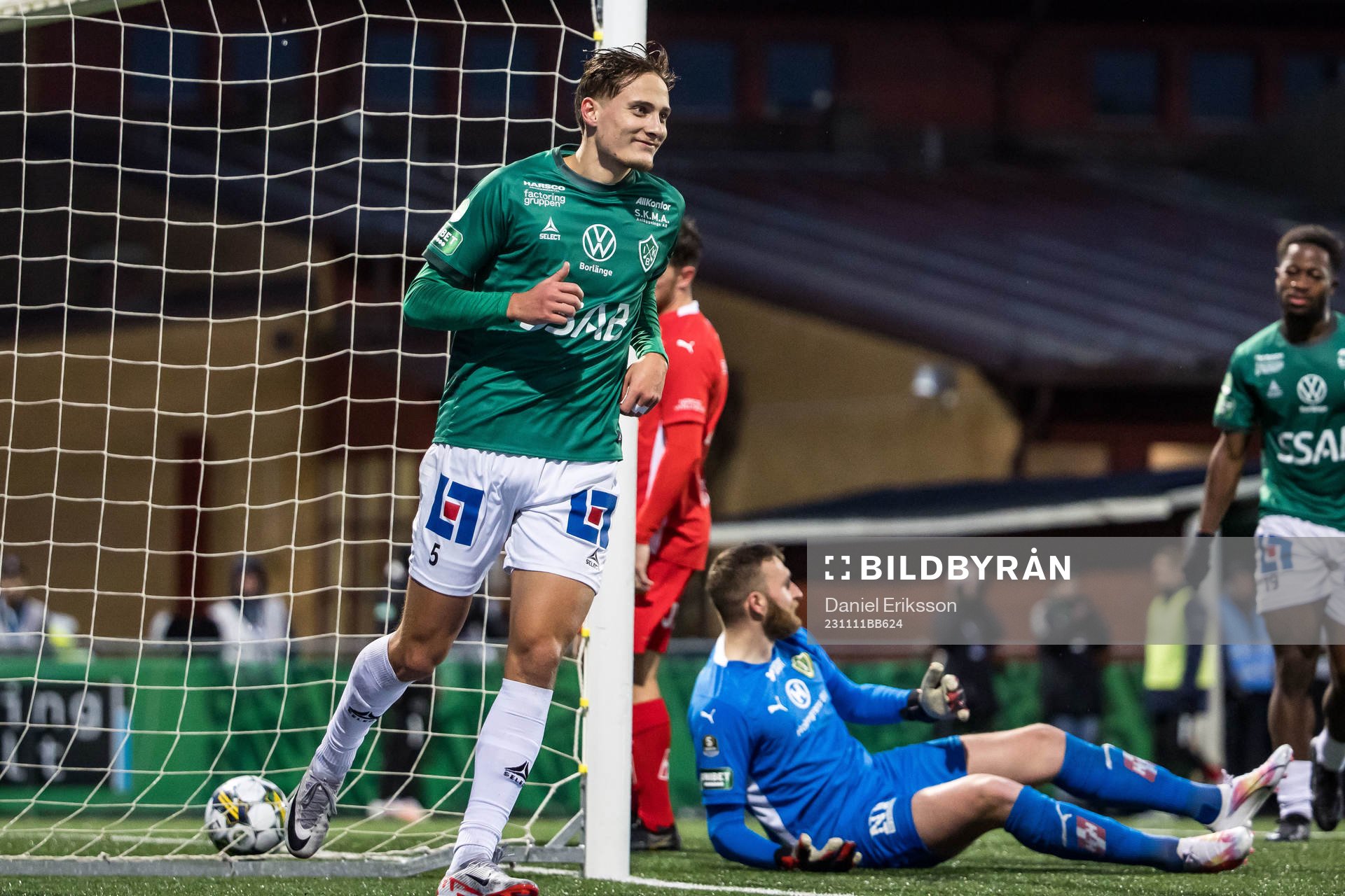 Brages Pontus Rödin jublar