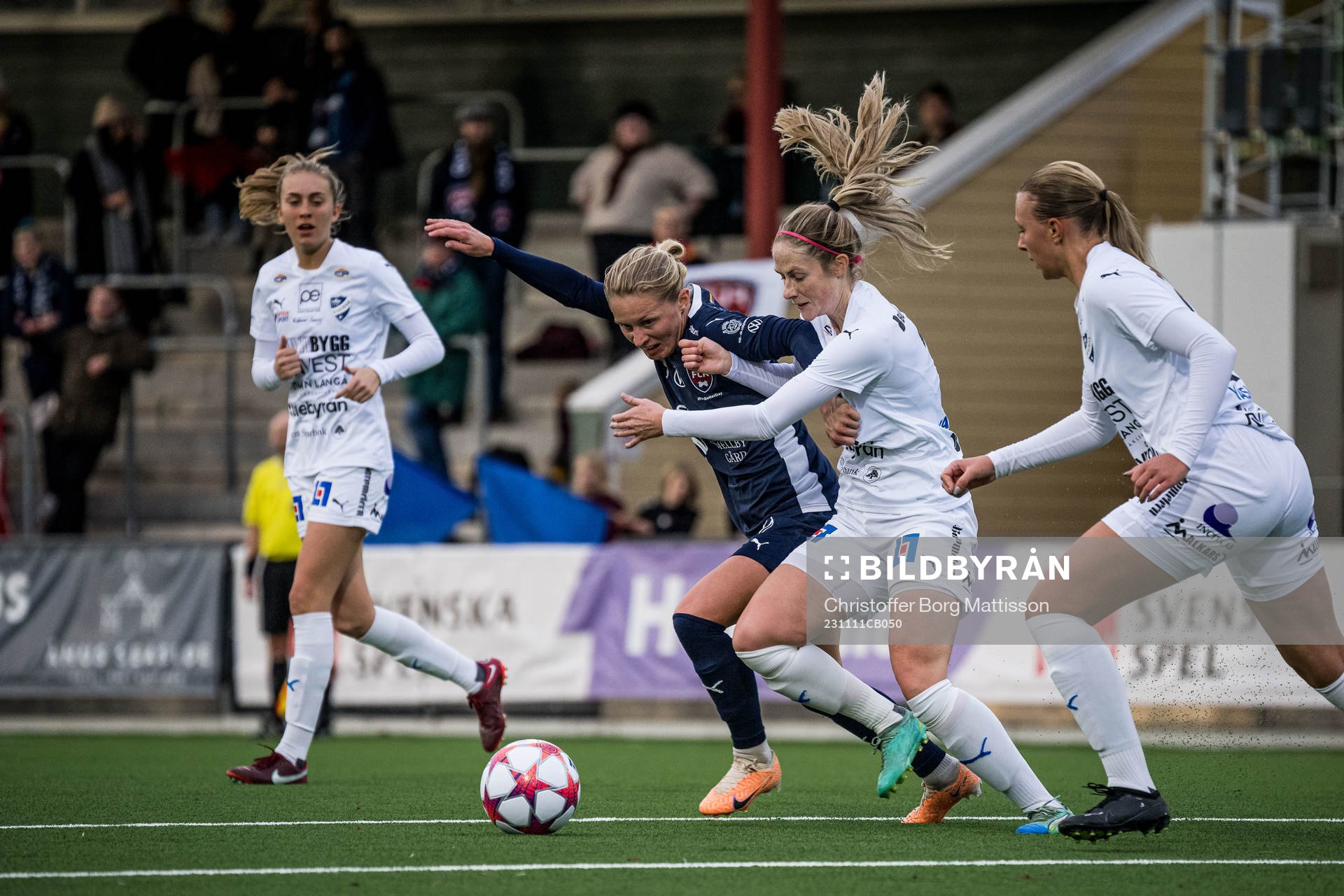 FC Rosengårds Emilia Larsson och Kalmars Sofia Olsson