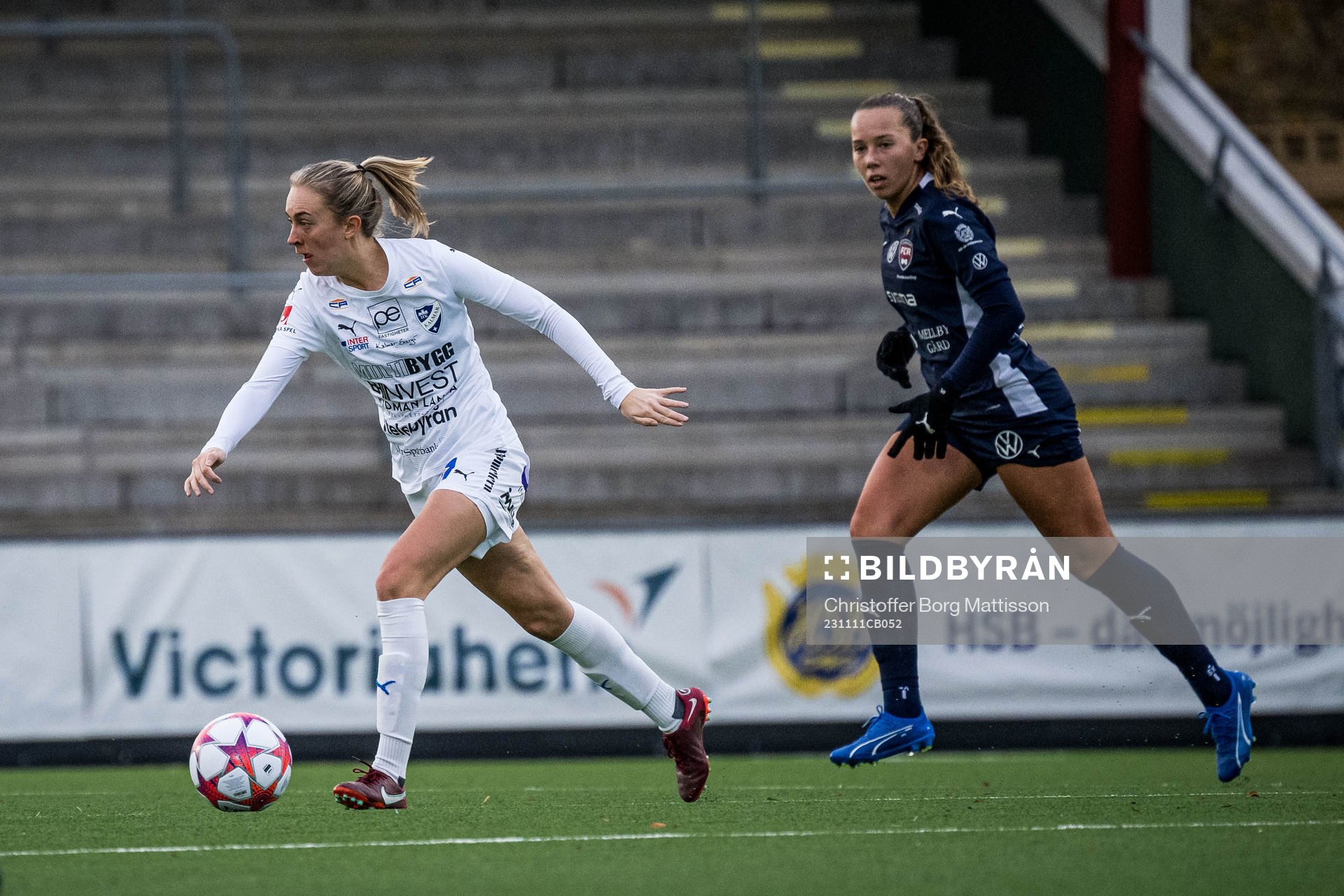 Kalmars Maja Landin och FC Rosengårds Athinna Persson