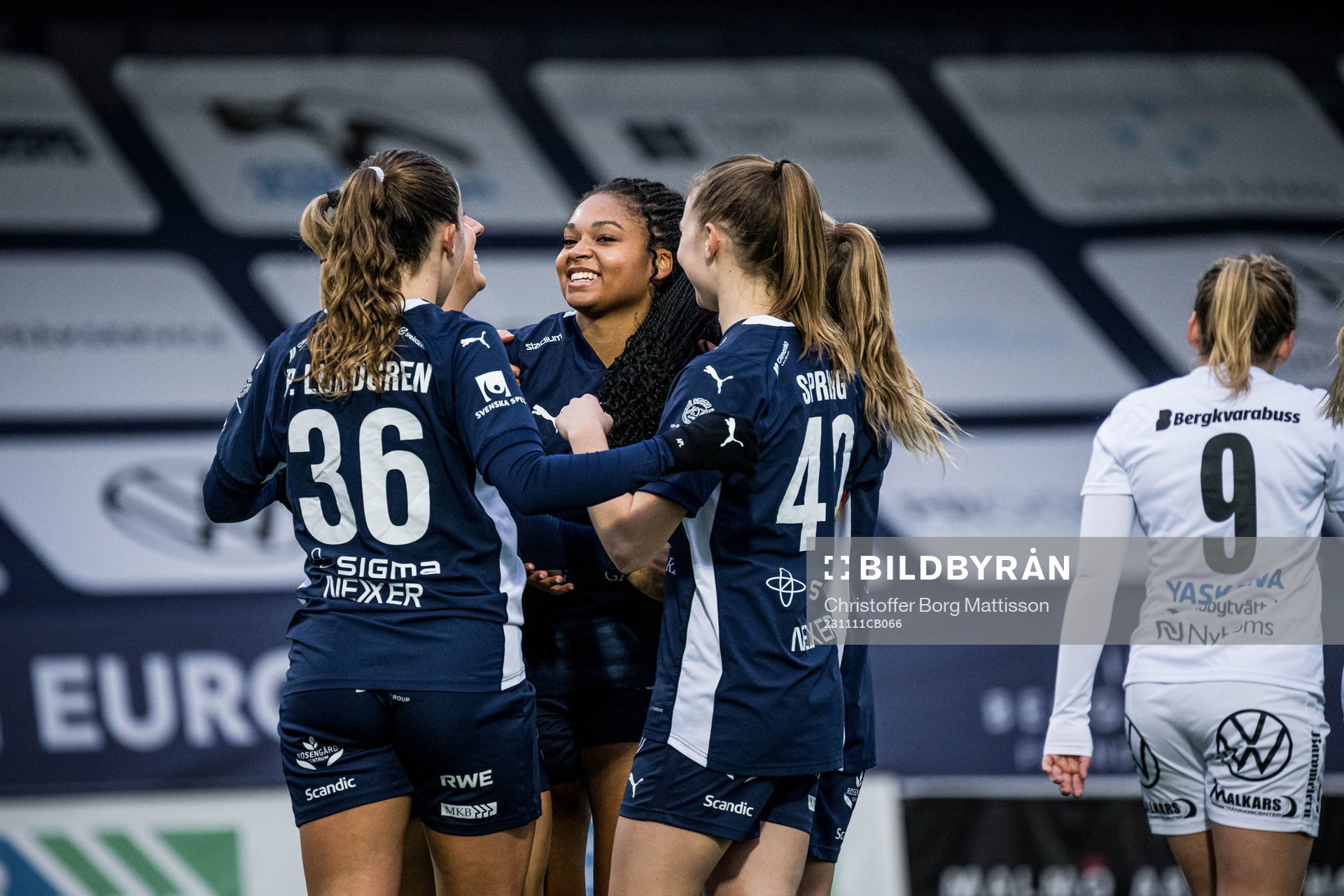 FC Rosengårds Isabella Obaze jublar