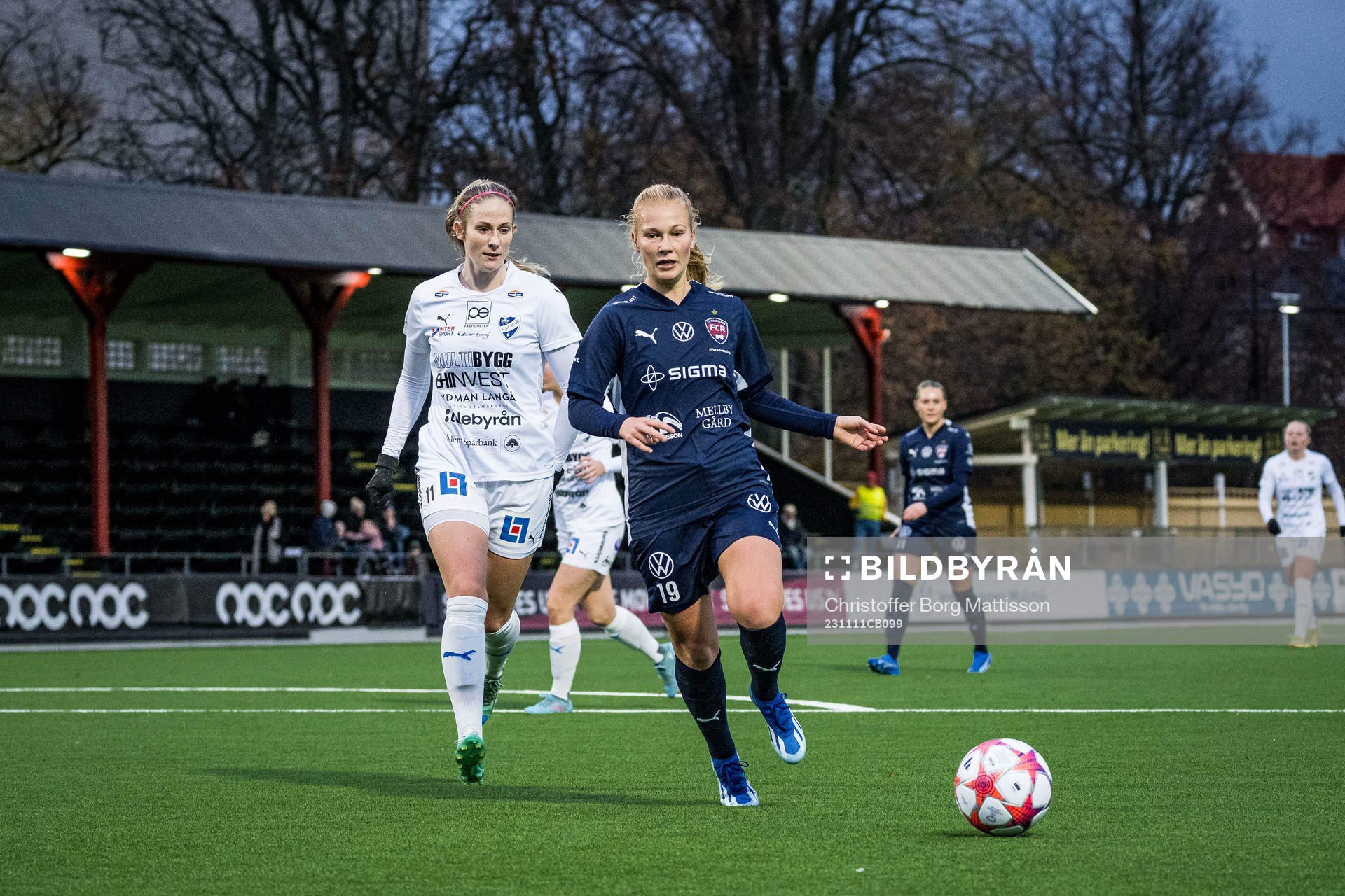 Kalmars Sofia Olsson och FC Rosengårds Sofie Bruun