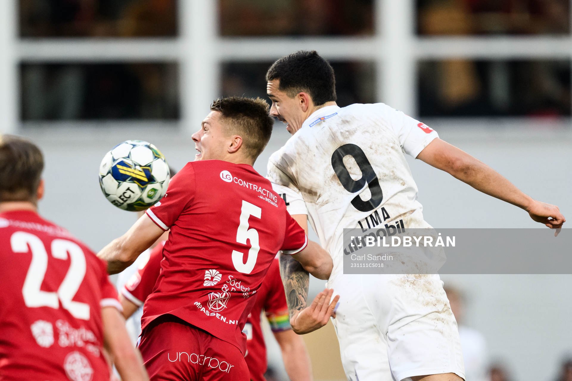 Skövde AIKs Gustav Broman och Helsingborgs Lucas Lima
