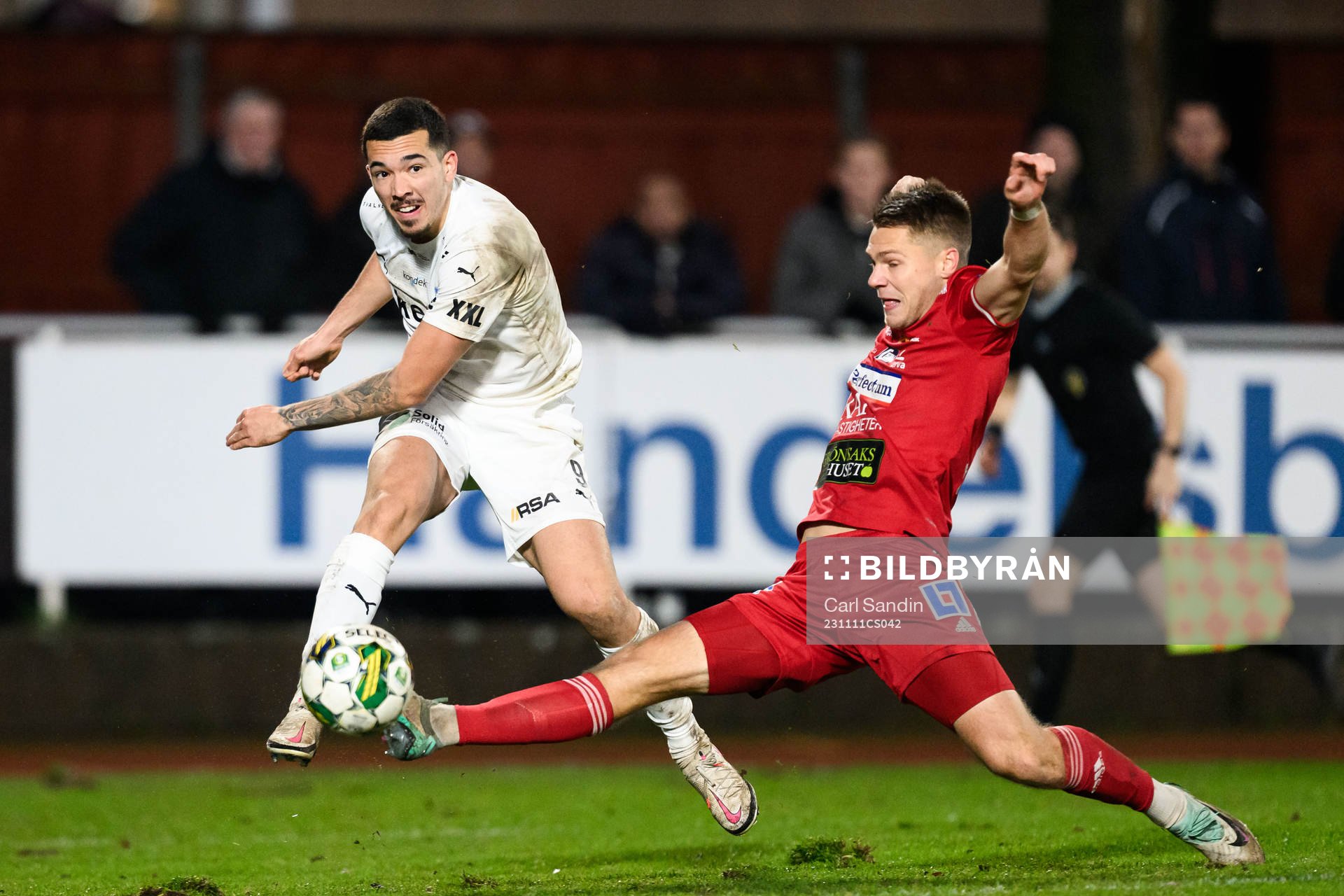 Helsingborgs Lucas Lima och Skövde AIKs Gustav Broman