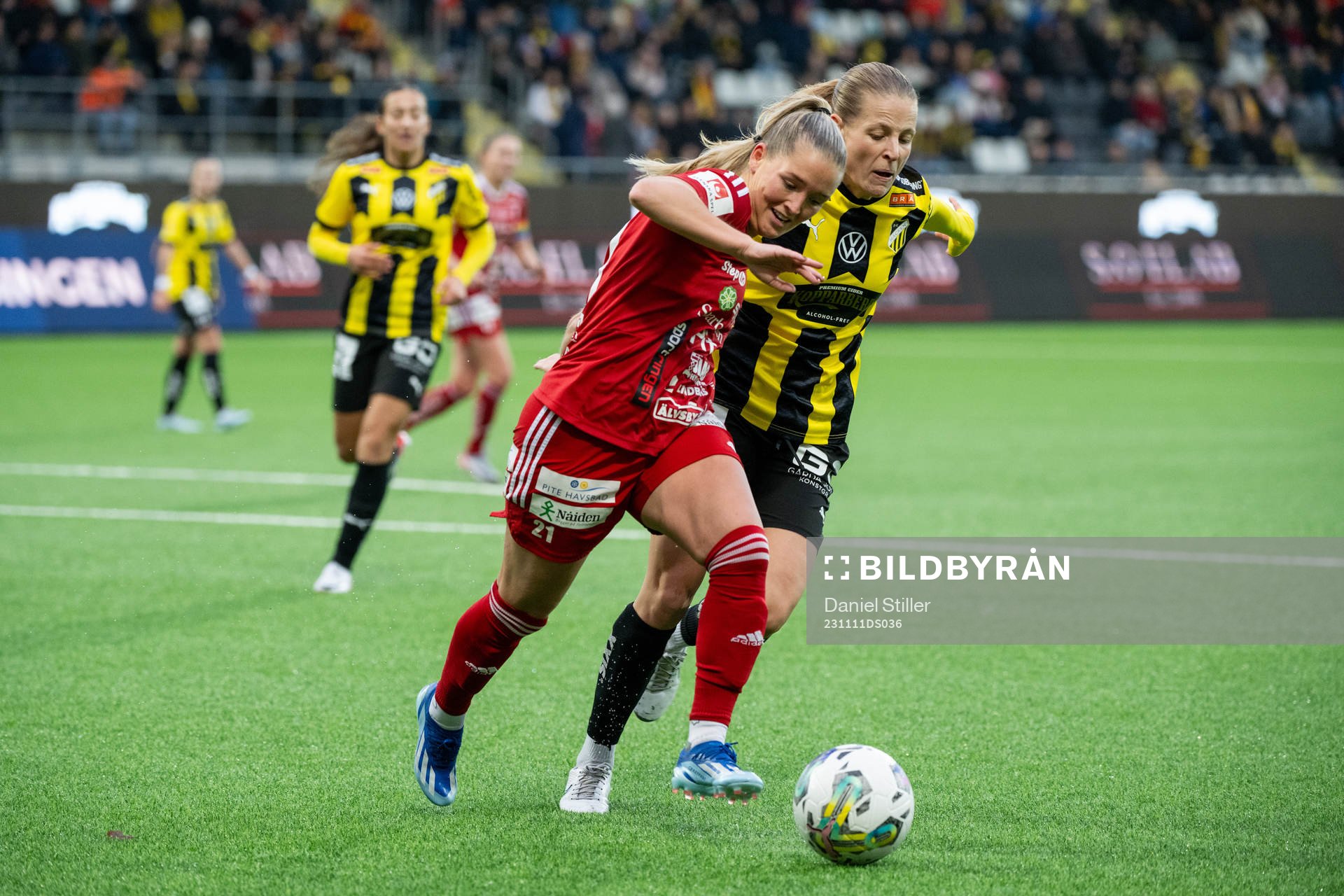 Piteås Ronja Aronsson  och Häckens Anna Anvegård
