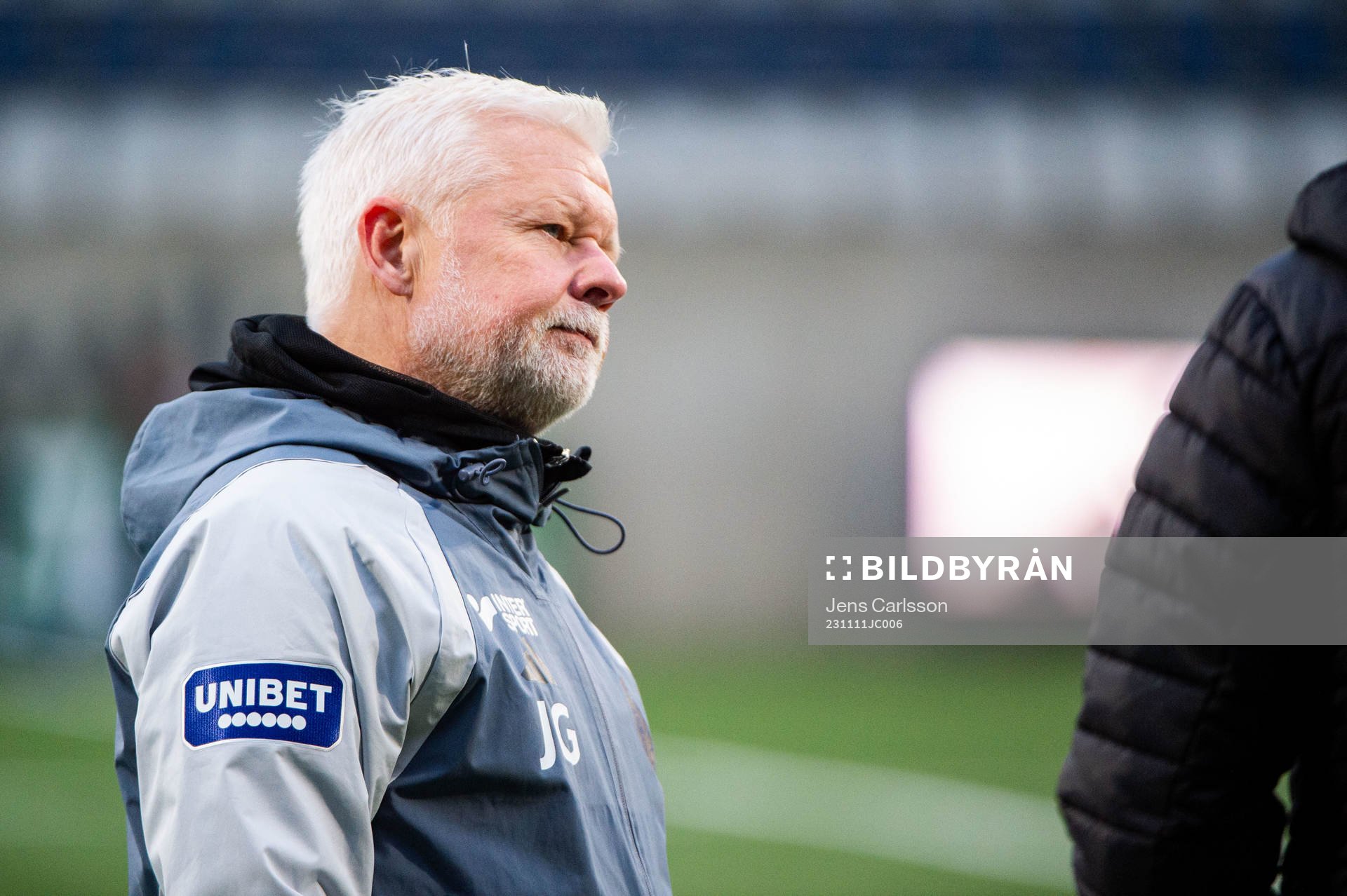 Gefles assisterande tränare Jonas Gradin under uppvärmningen inför fotbollsmatchen i Superettan mellan Gefle och Trelleborg den 11 november 2023 i Gävle.