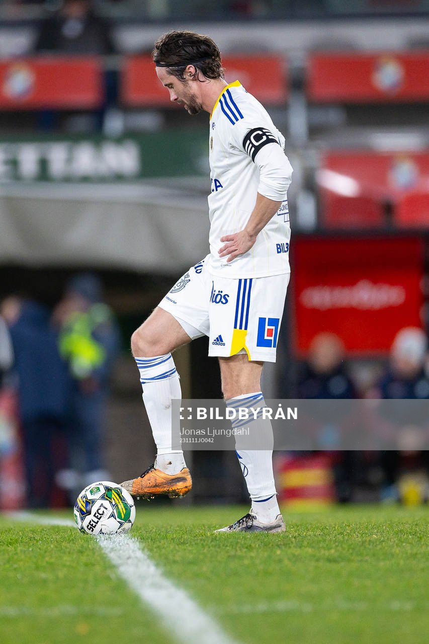 GIF Sundsvalls Linus Hallenius deppar
