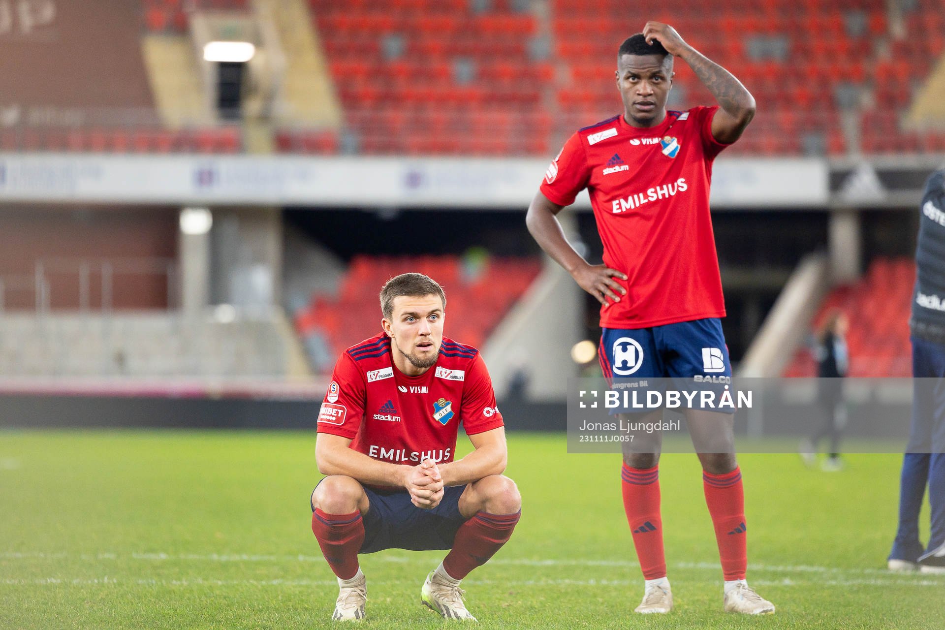 Östers Ivan Kricak och Manasse Kusu deppar