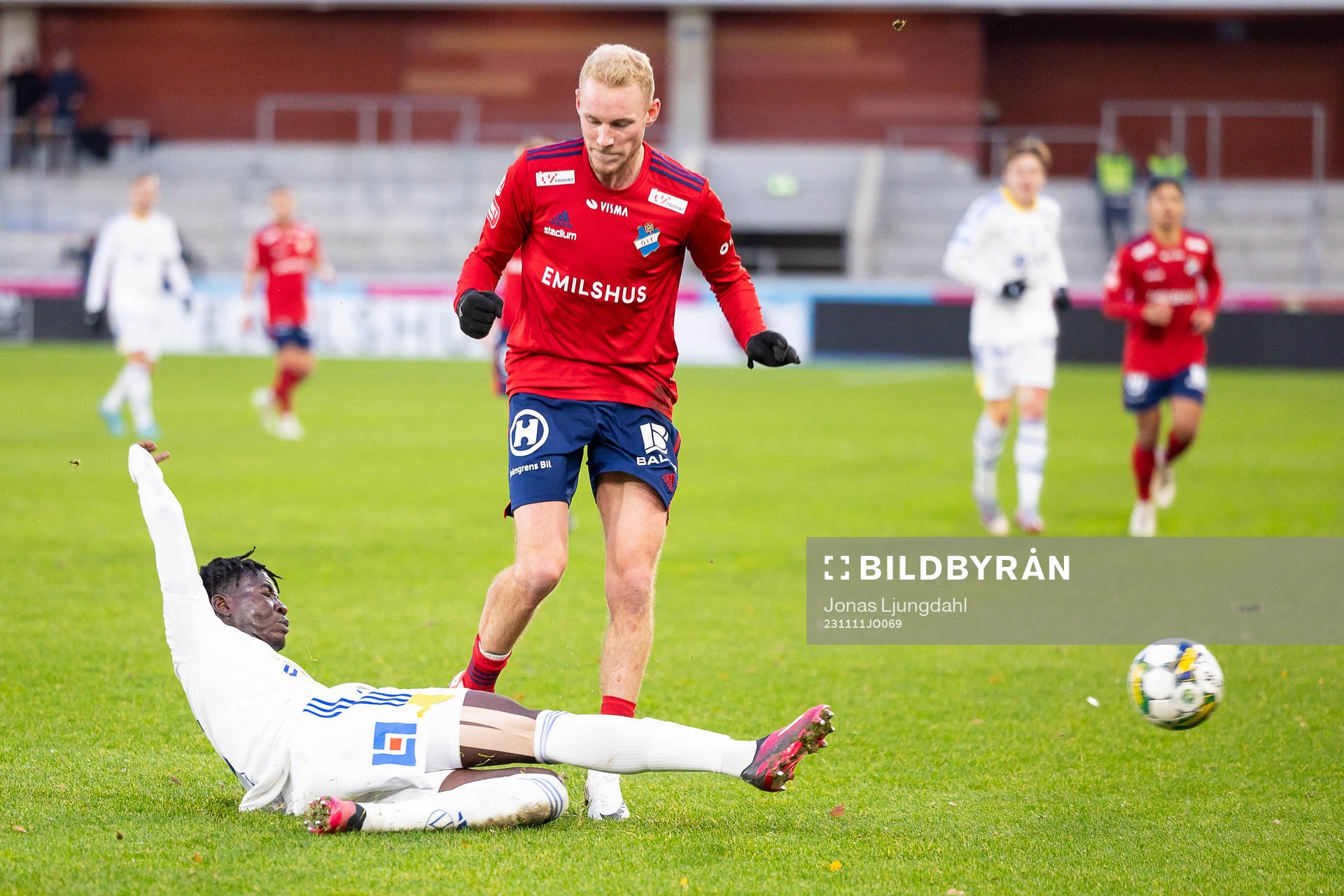 GIF Sundsvalls Kojo Peprah Oppong och Östers Adam Bergmark