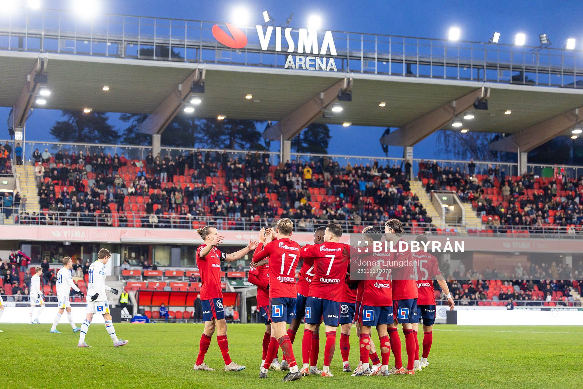 Östers spelare jublar