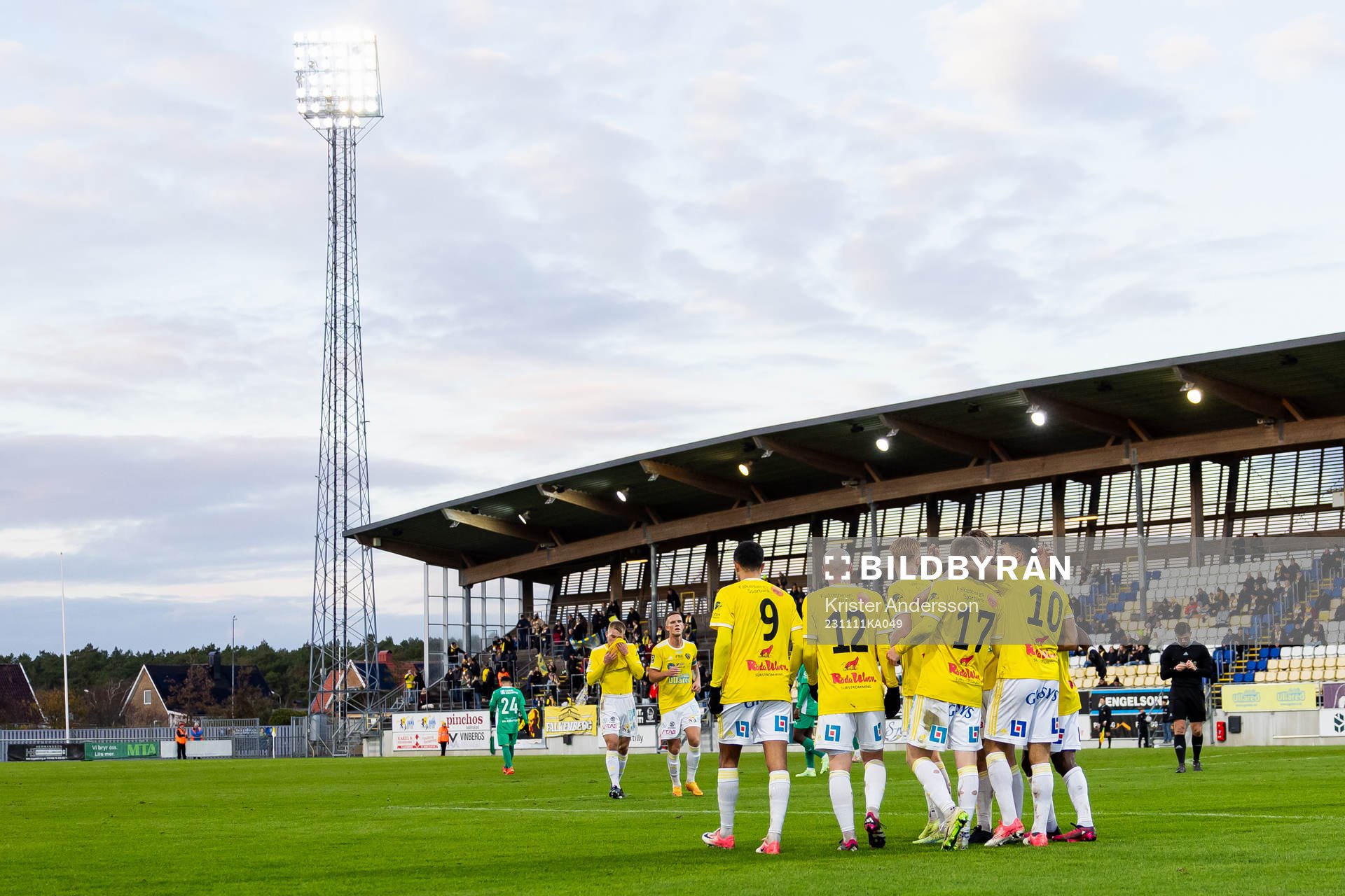 Falkenbergs spelare jublar