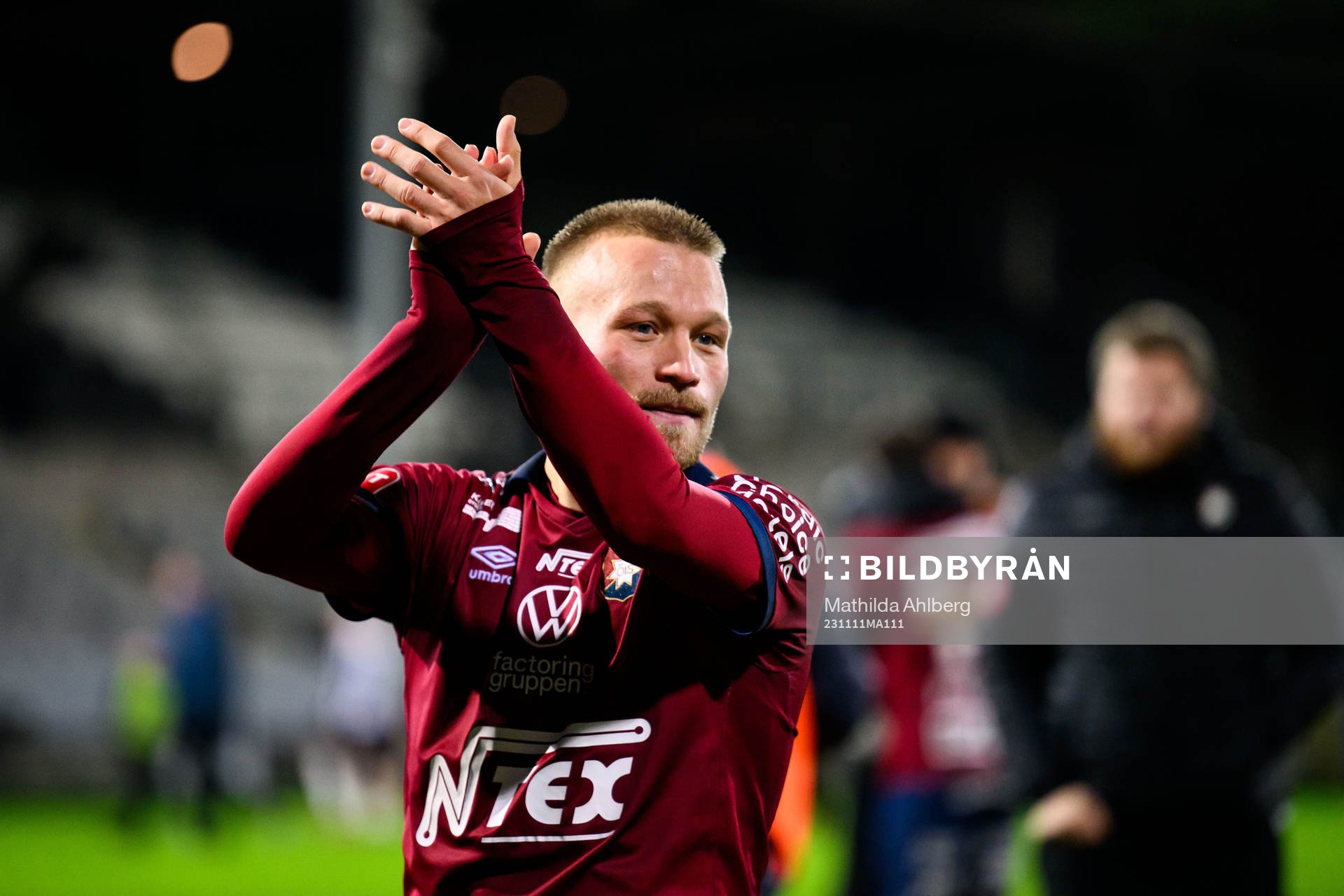 Örgrytes Nicklas Bärkroth jublar