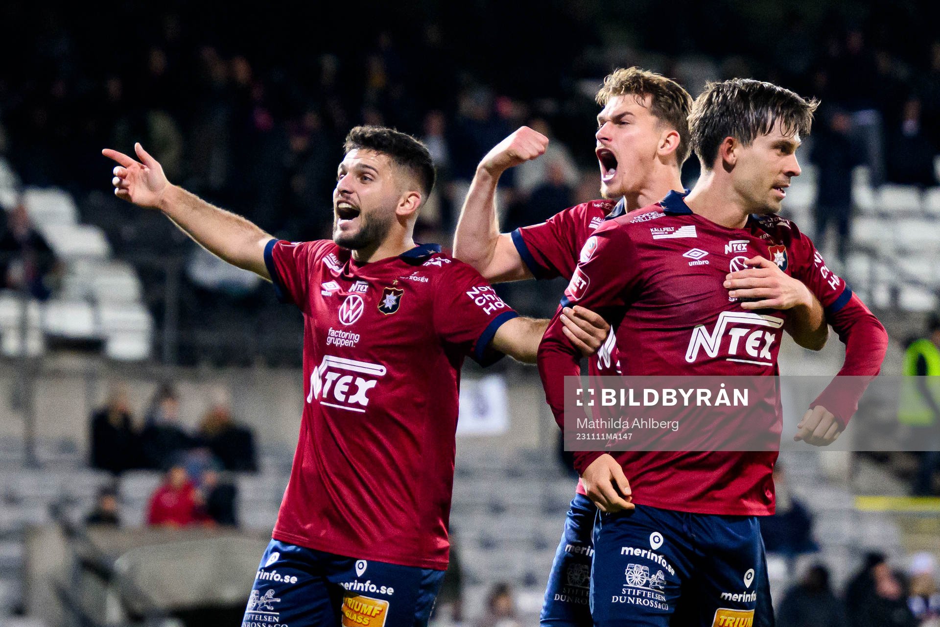 Örgrytes Edi Sylisufaj och Hampus Dahlqvist jublar
