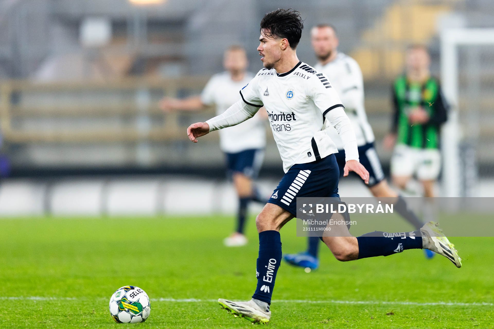 Utsiktens William Milovanovic under fotbollsmatchen i Superettan mellan GAIS och Utsikten den 11 november 2023 i Göteborg. 