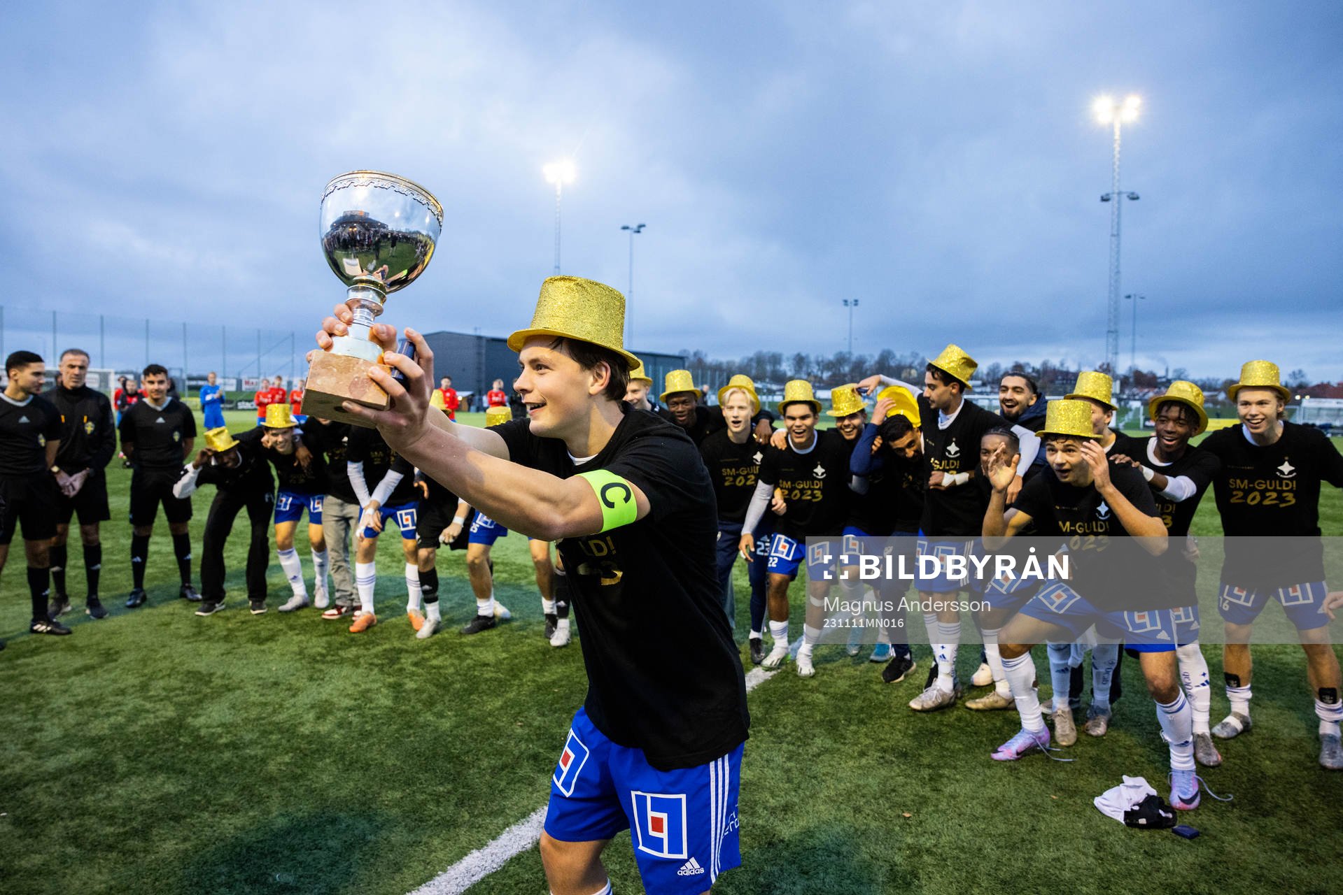 IFK Norrköpings Felix Stenman jublar med lagkamrater