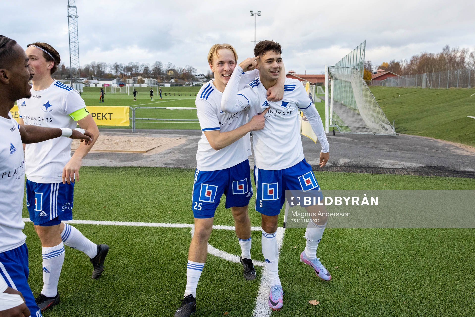 IFK Norrköpings Albin Tengbrand och  Oliver Matic jublar