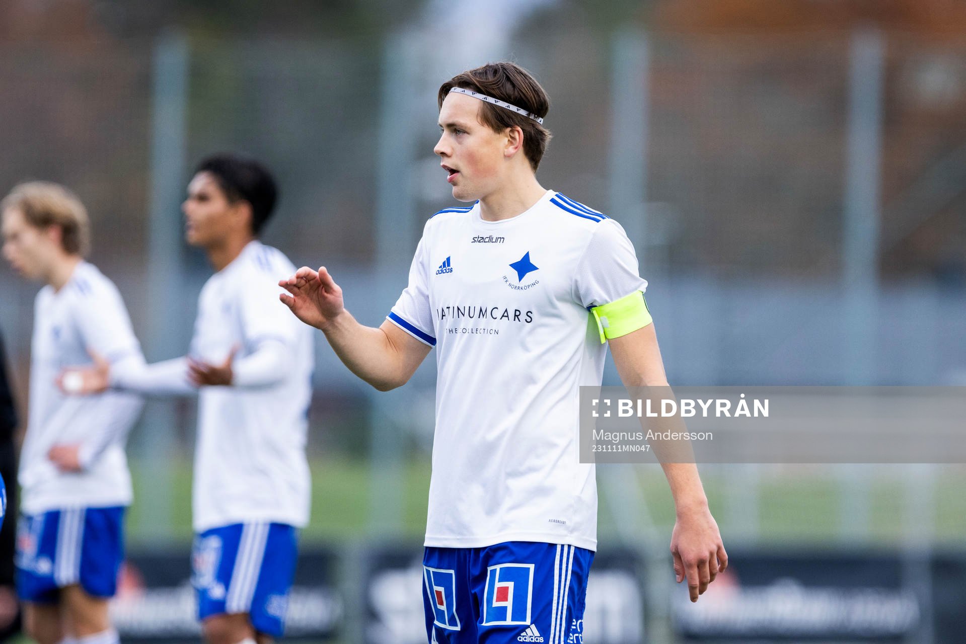 IFK Norrköpings Felix Stenman under fotbollsmatchen i P19 Allsvenskan mellan IFK Norrköping och Helsingborg den 11 november 2023 i Norrköping.