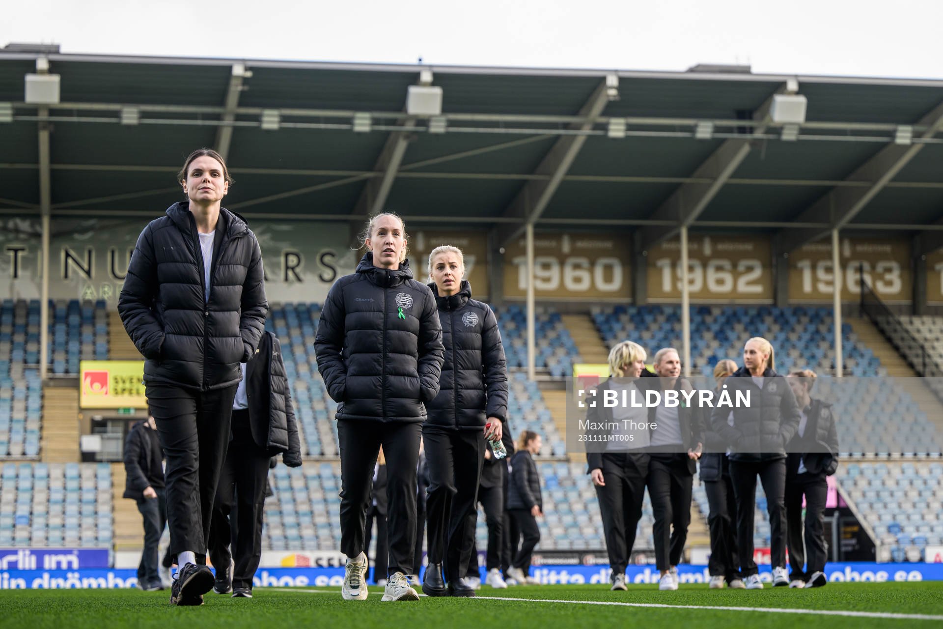 Hammarbys spelare känner på planen