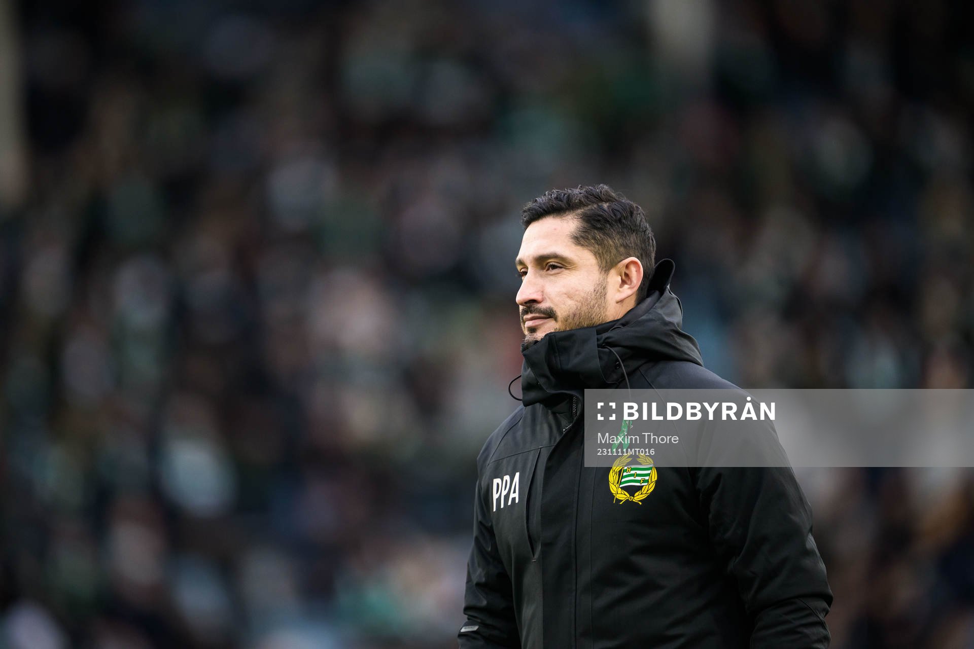 Hammarbys tränare Pablo Pinones-Arce inför fotbollsmatchen i Damallsvenskan mellan IFK Norrköping och Hammarby den 11 november 2023 i Norrköping.