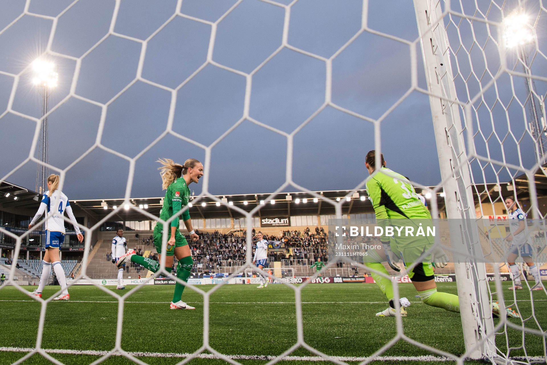 Hammarbys spelare jublar