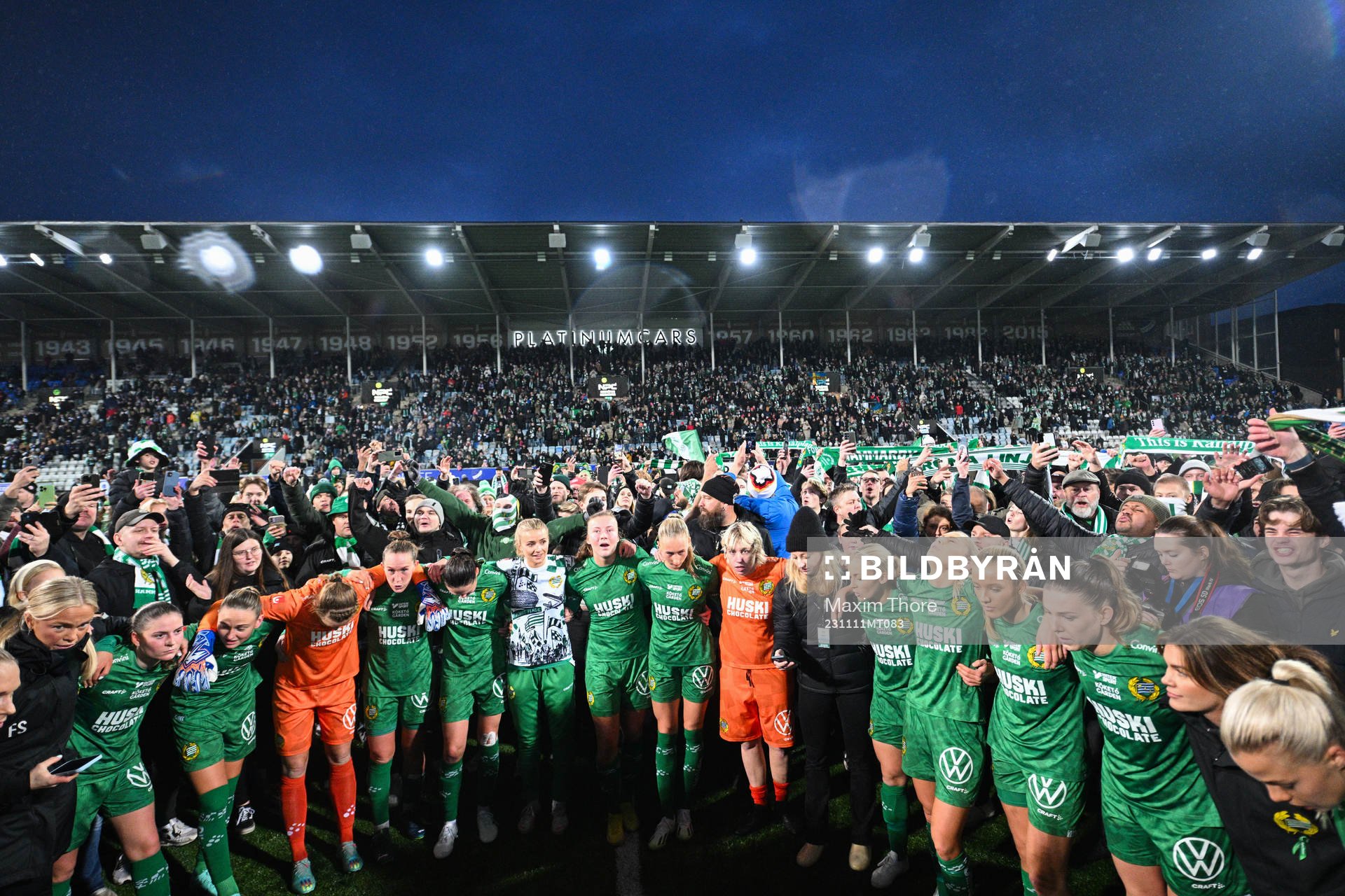 Hammarbys spelare och supportrar