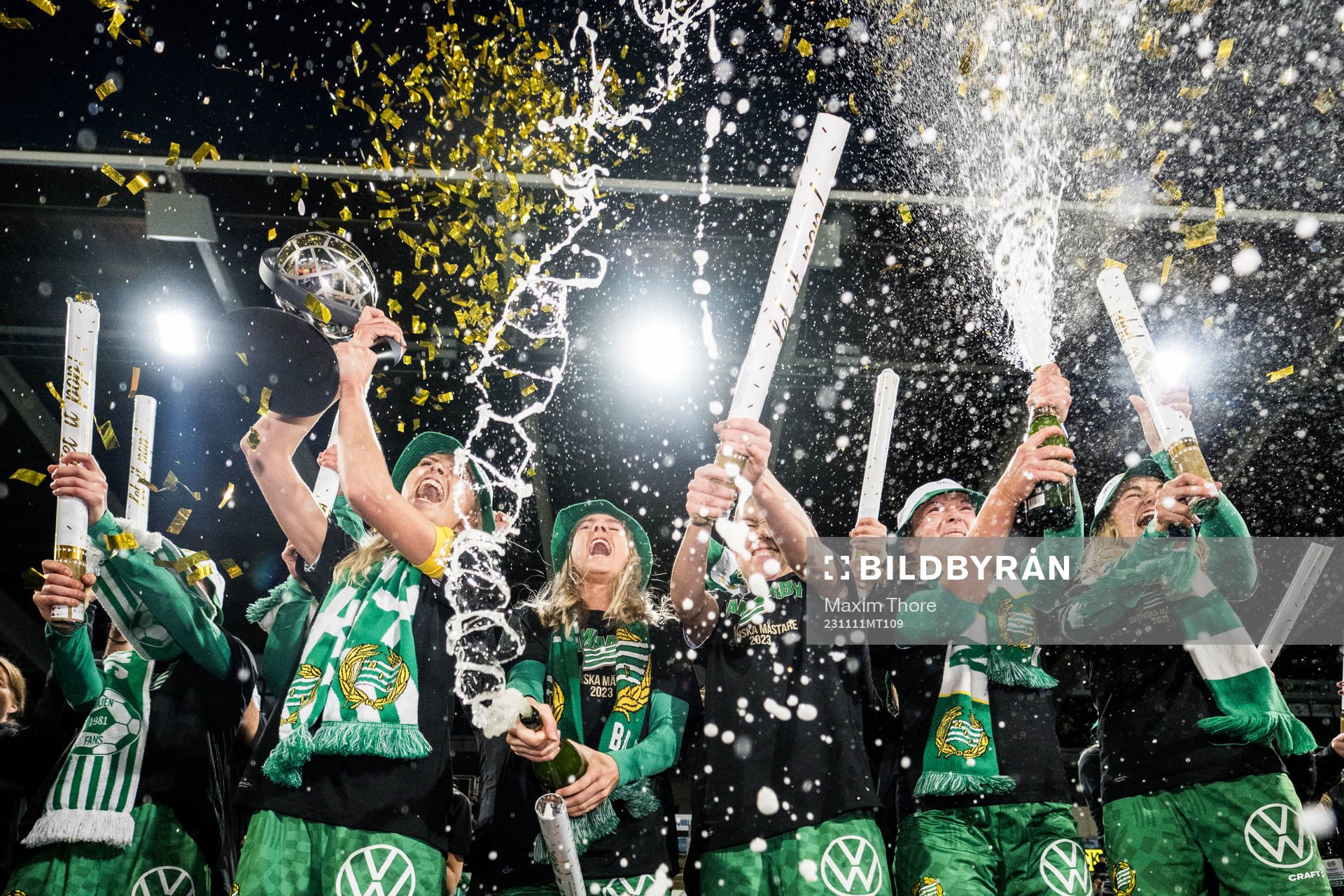 Hammarbys spelare jublar