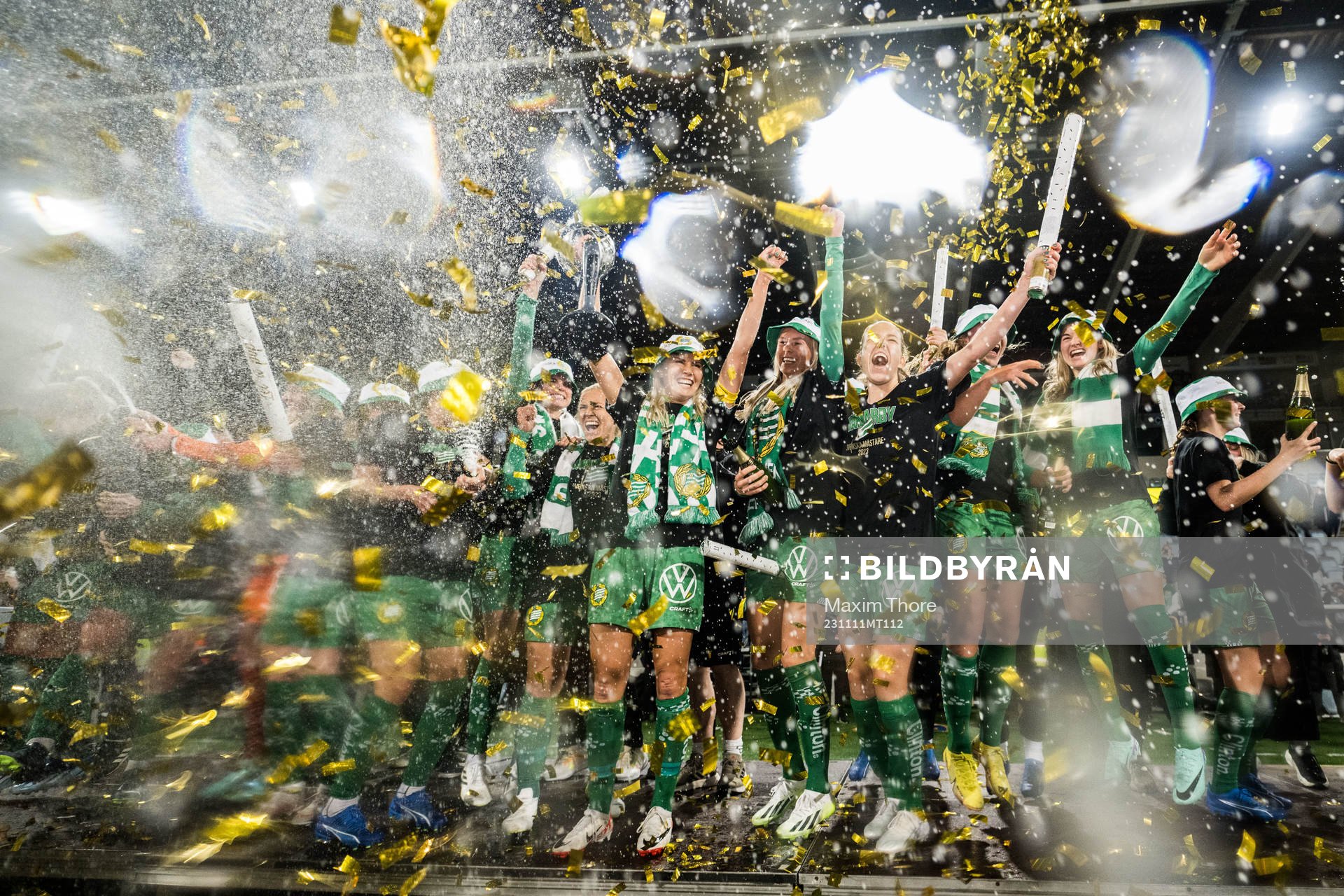 Hammarbys spelare jublar