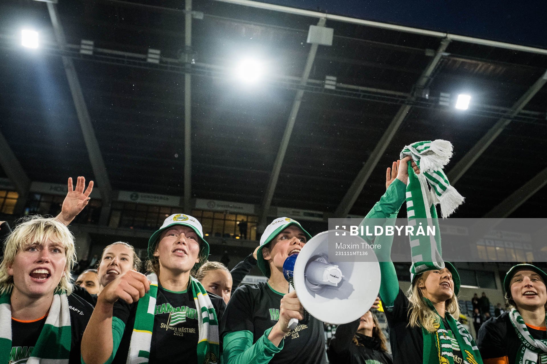 Hammarbys spelare jublar
