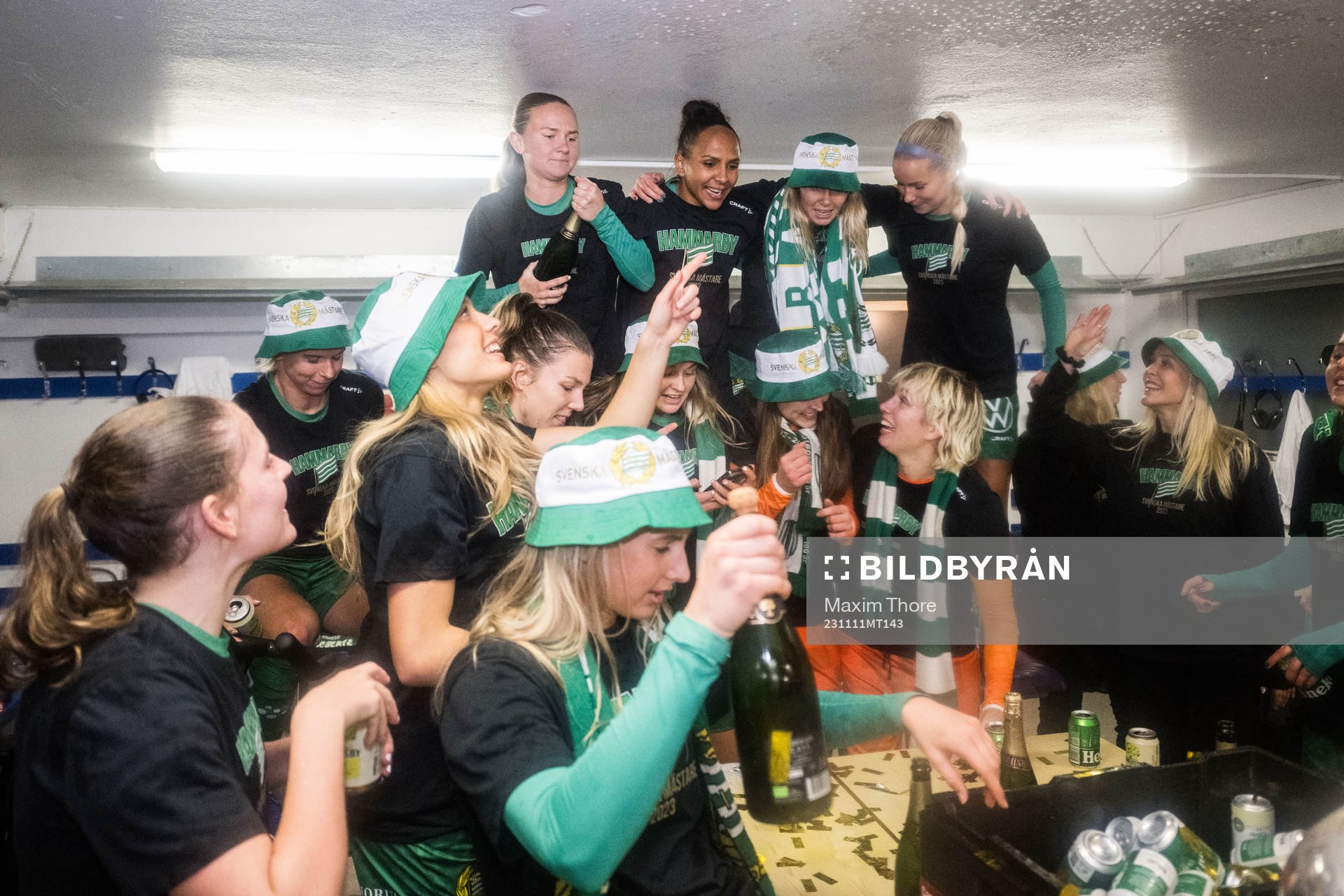 Hammarbys spelare jublar
