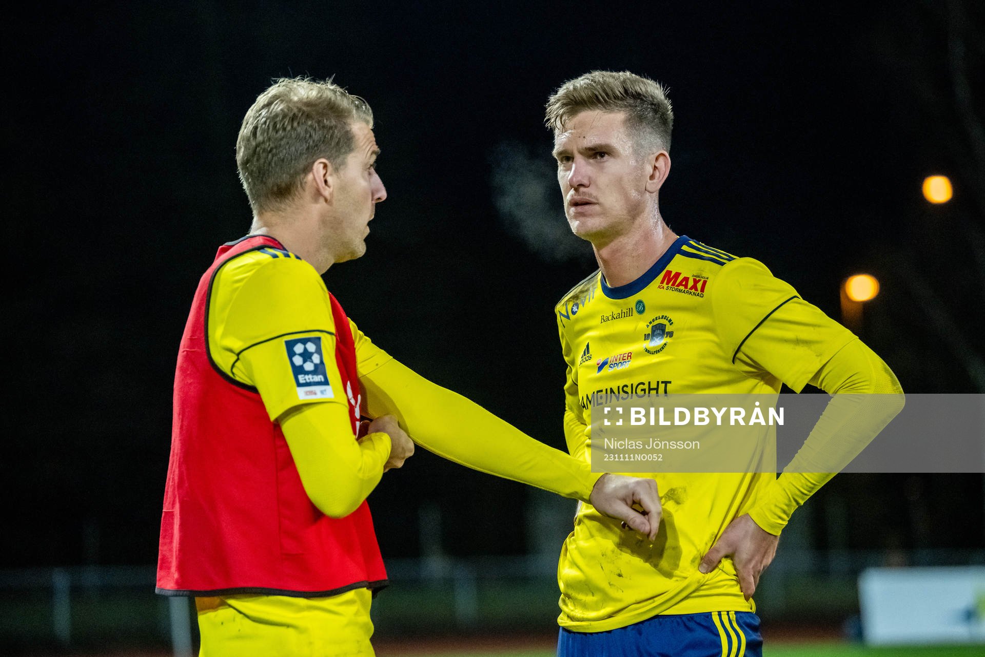 Ängelholms Johan Oremo och Niklas Svensson deppar