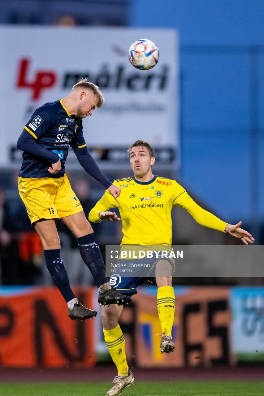 Torns IFs Jens Lynard och Ängelholms Johan Oremo
