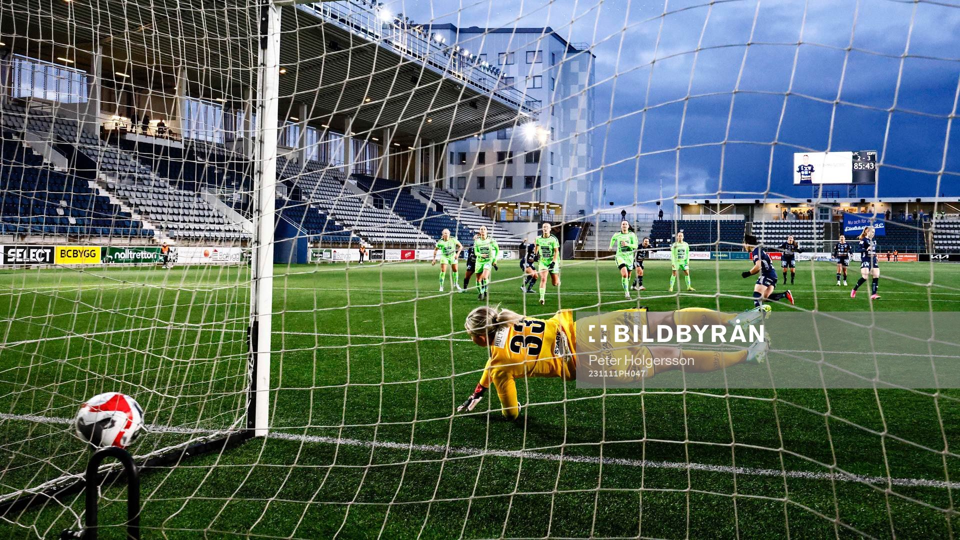 Mål 3-3 på straff av Linköpings Yuka Momiki förbi