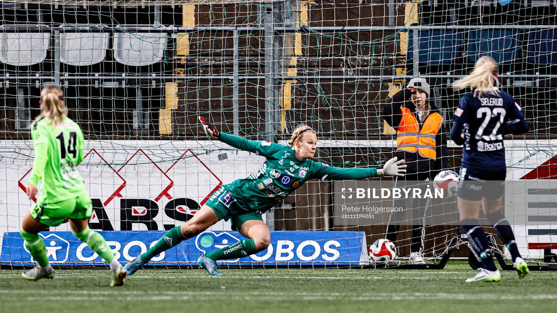 Mål 2-3 av Kristianstads Tilda Persson förbi Linköpings