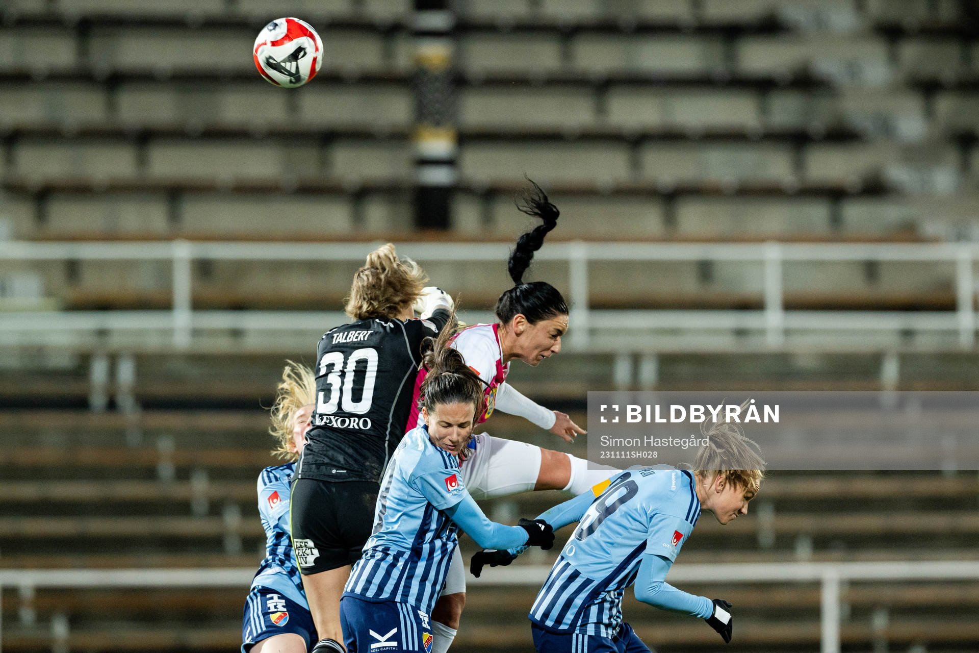 Uppsalas Maria Poli gör 0-4 bakom Djurgårdens målvakt