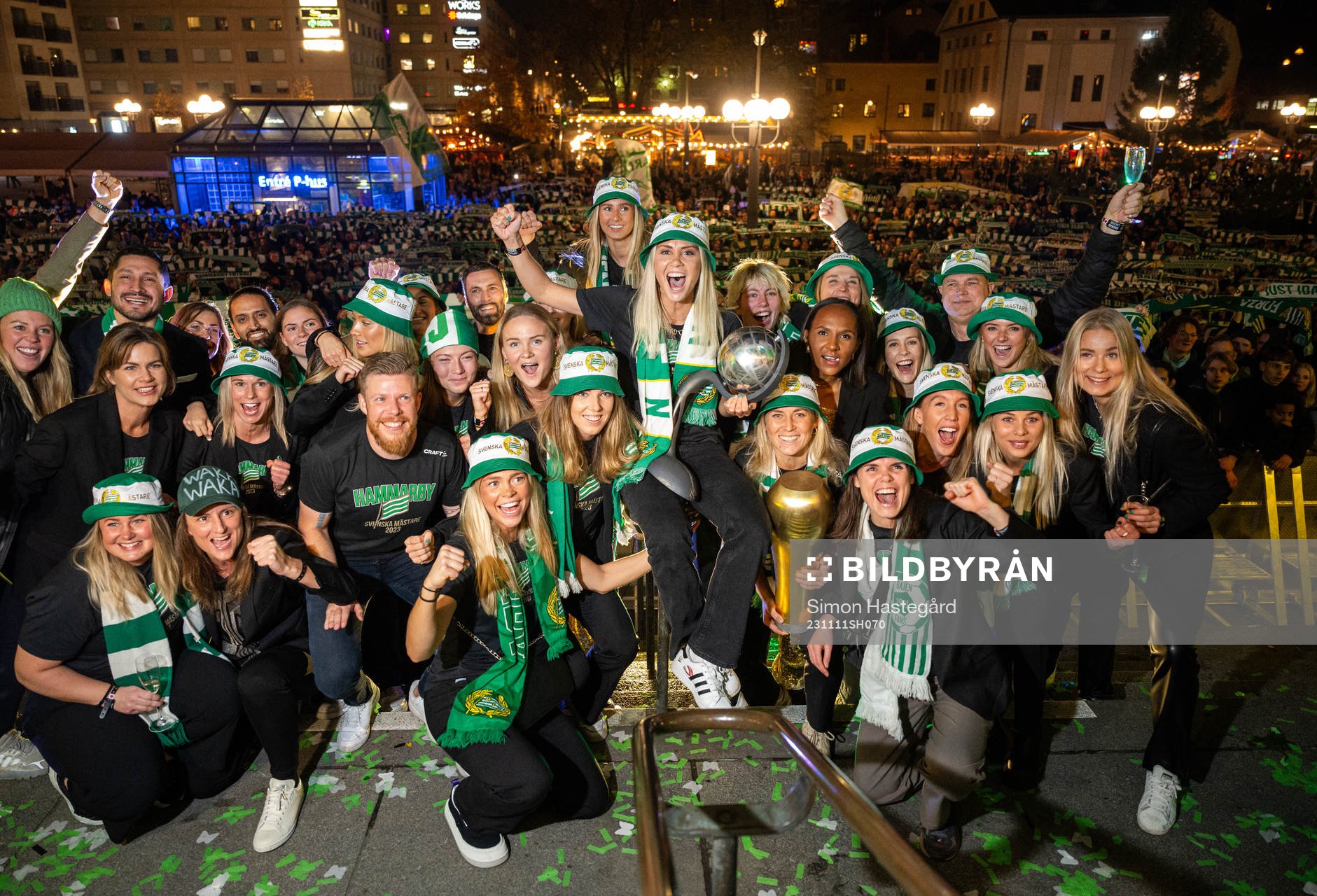 Hammarbys spelare jublar