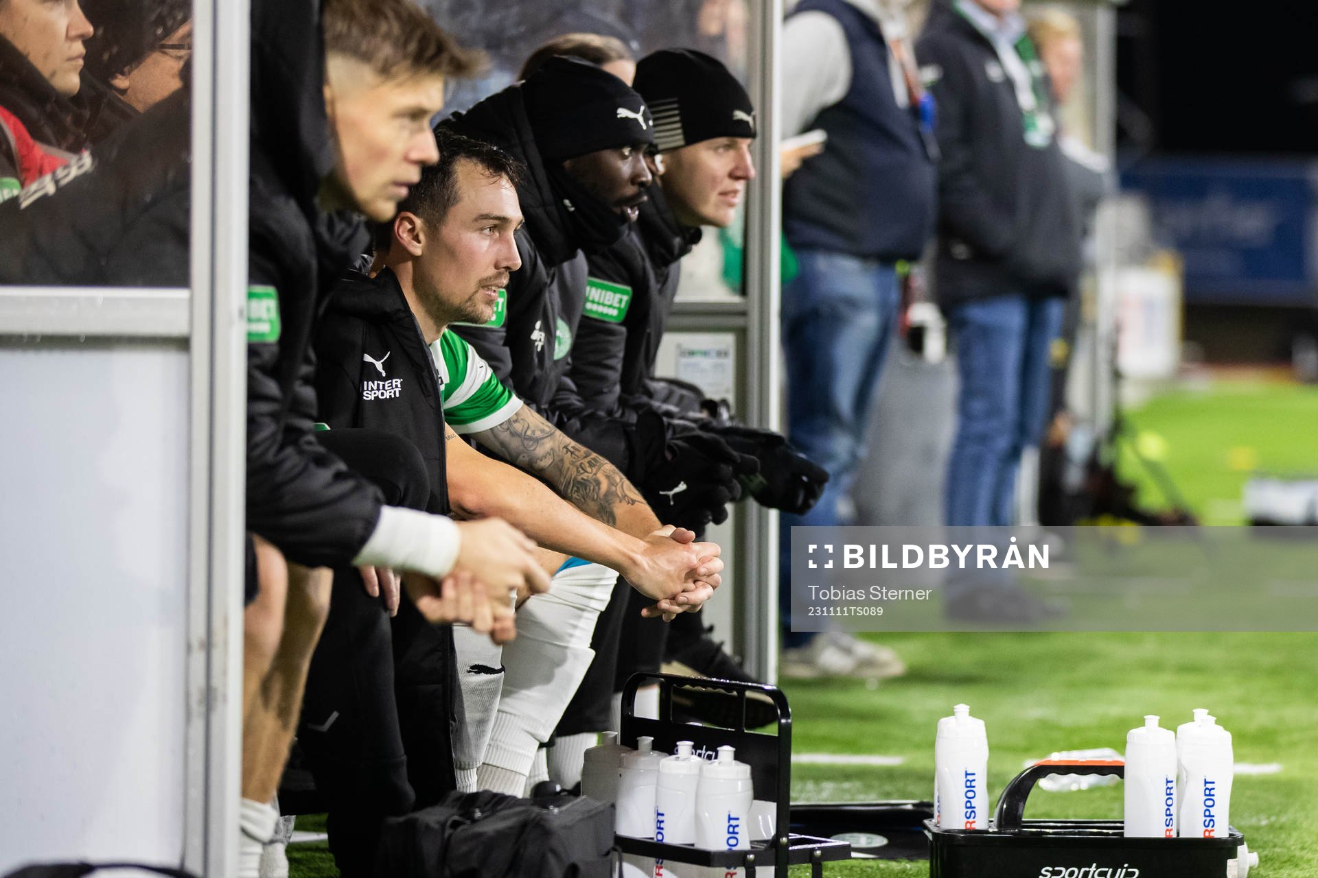 Västerås SKs Filip Tronet på avbytarbänken