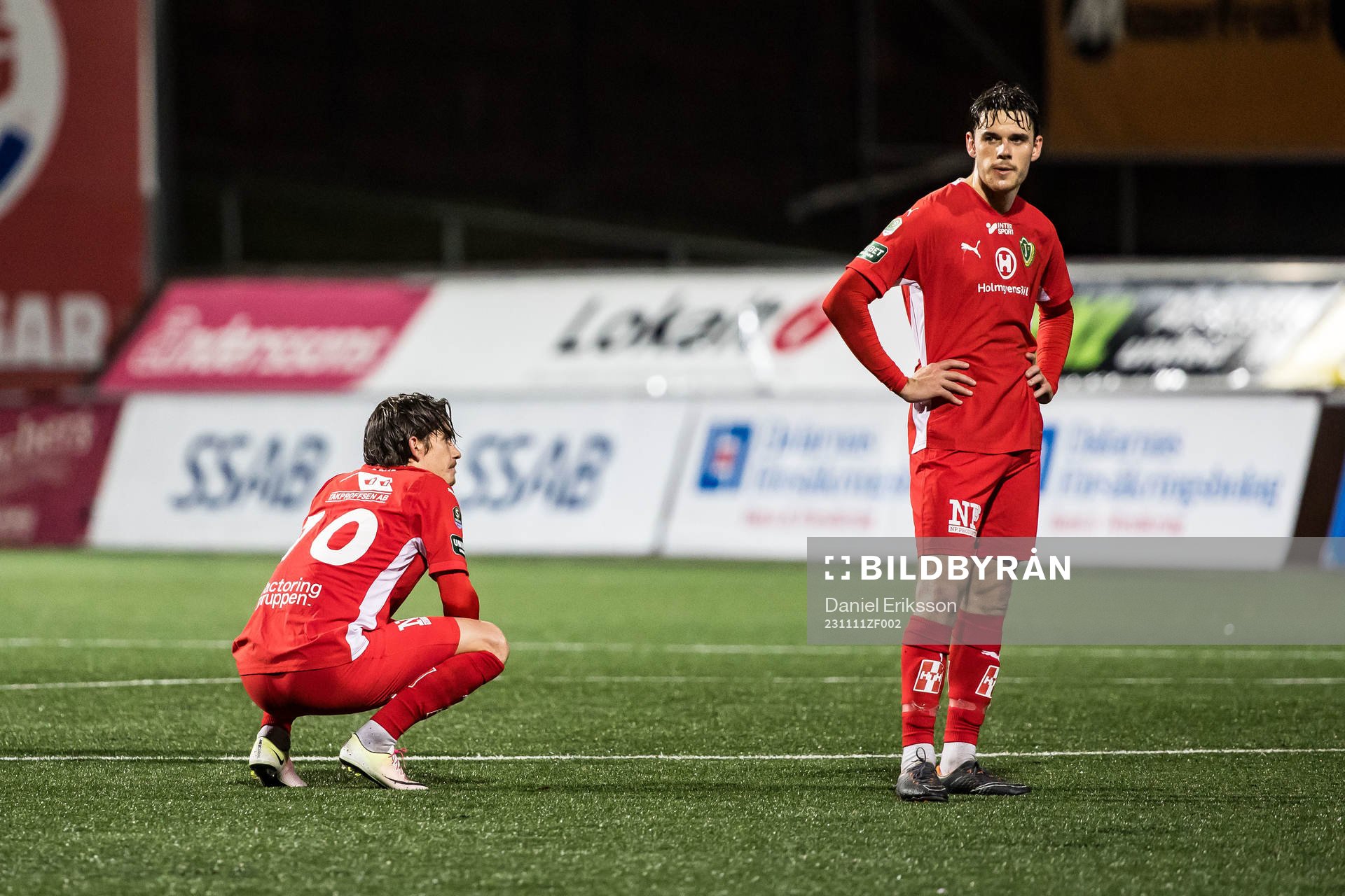 Jönköpings Södras Robin Book och Samuel Adrian deppar