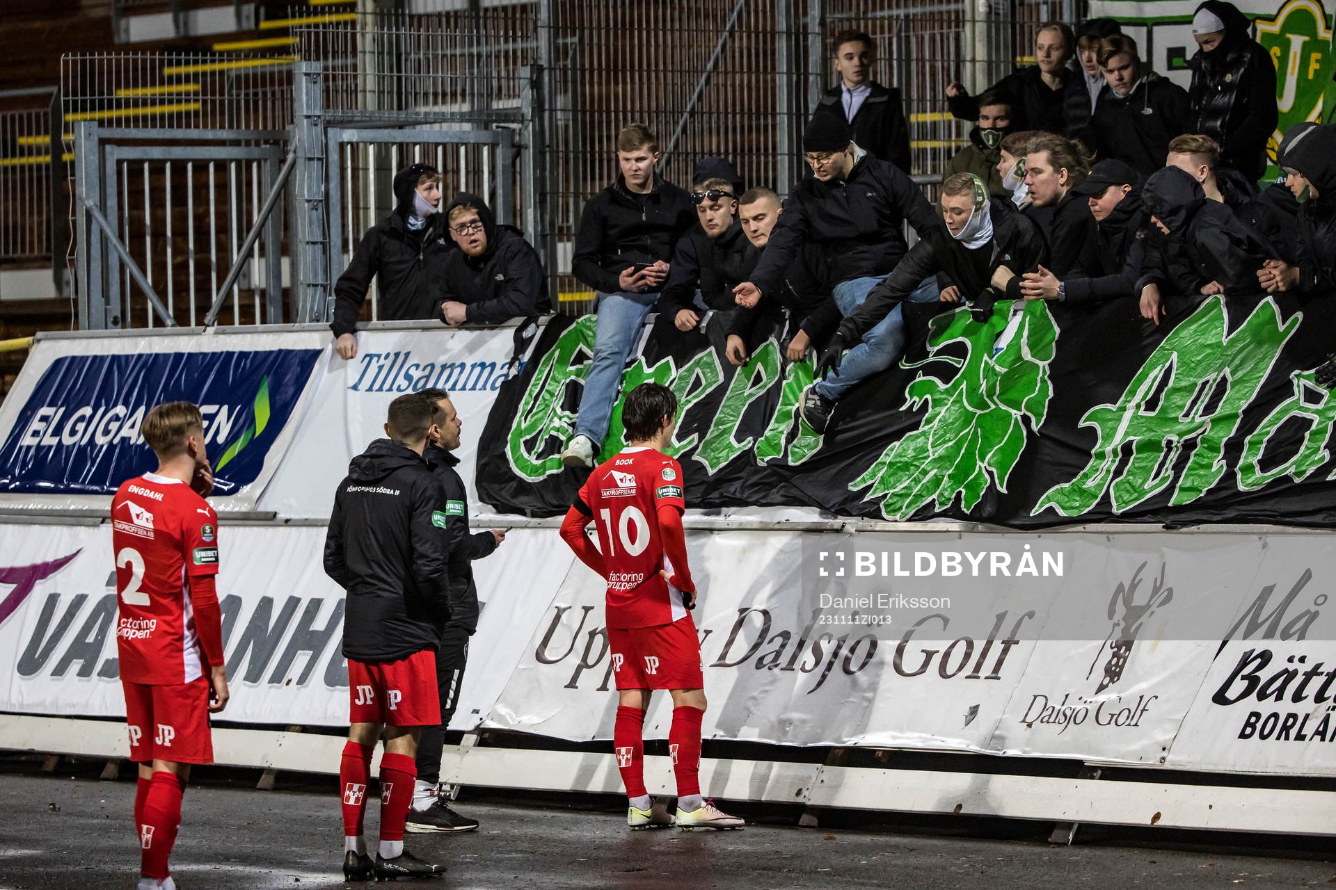 Jönköpings Södras Robin Book deppar framför