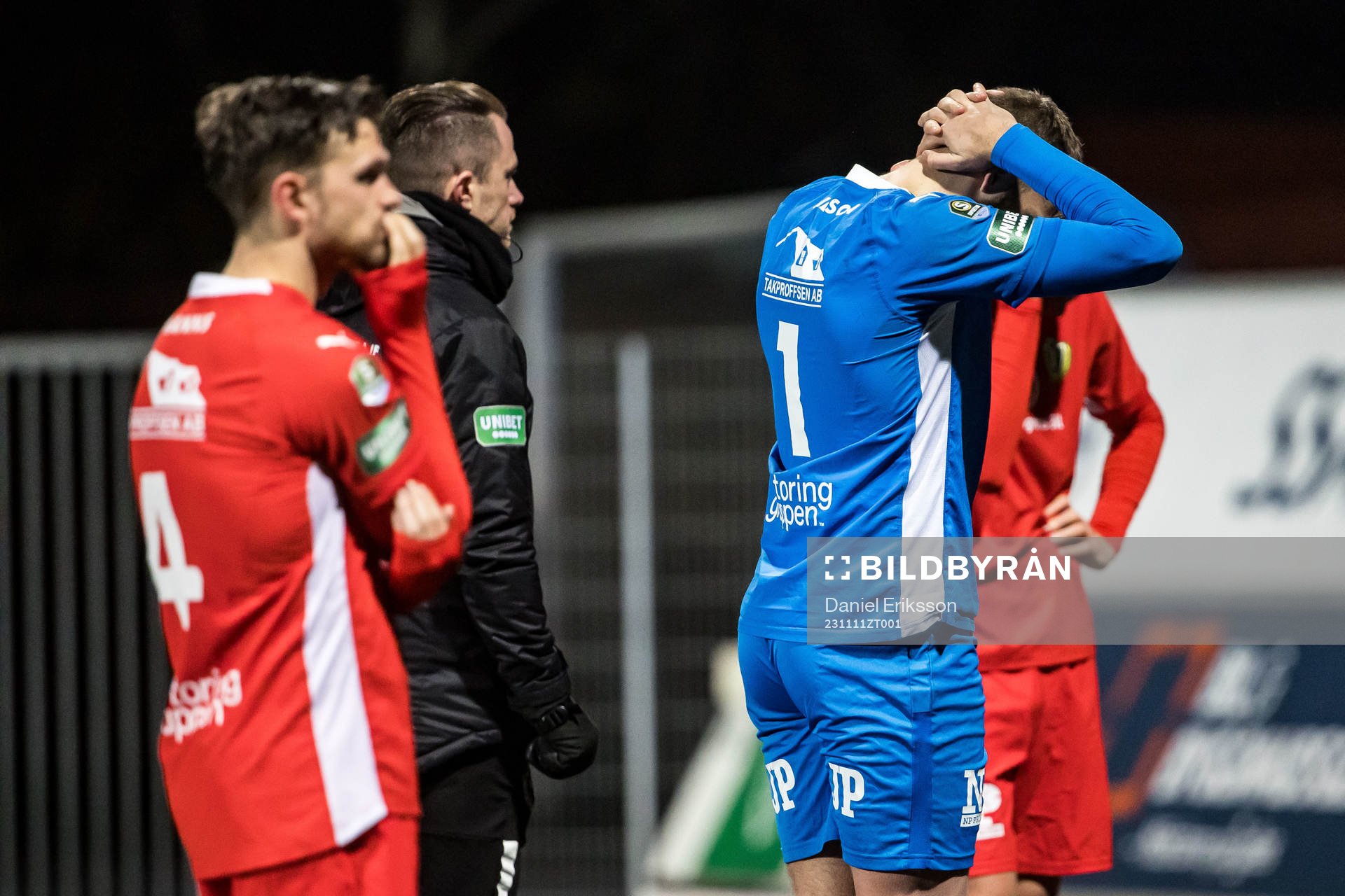 Jönköpings Södras målvakt Alexander Nilsson deppar