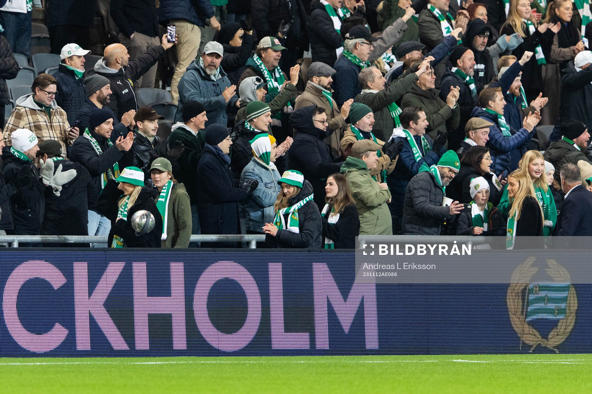 Hammarbys dam hyllas för sitt SM-guld i halvtid