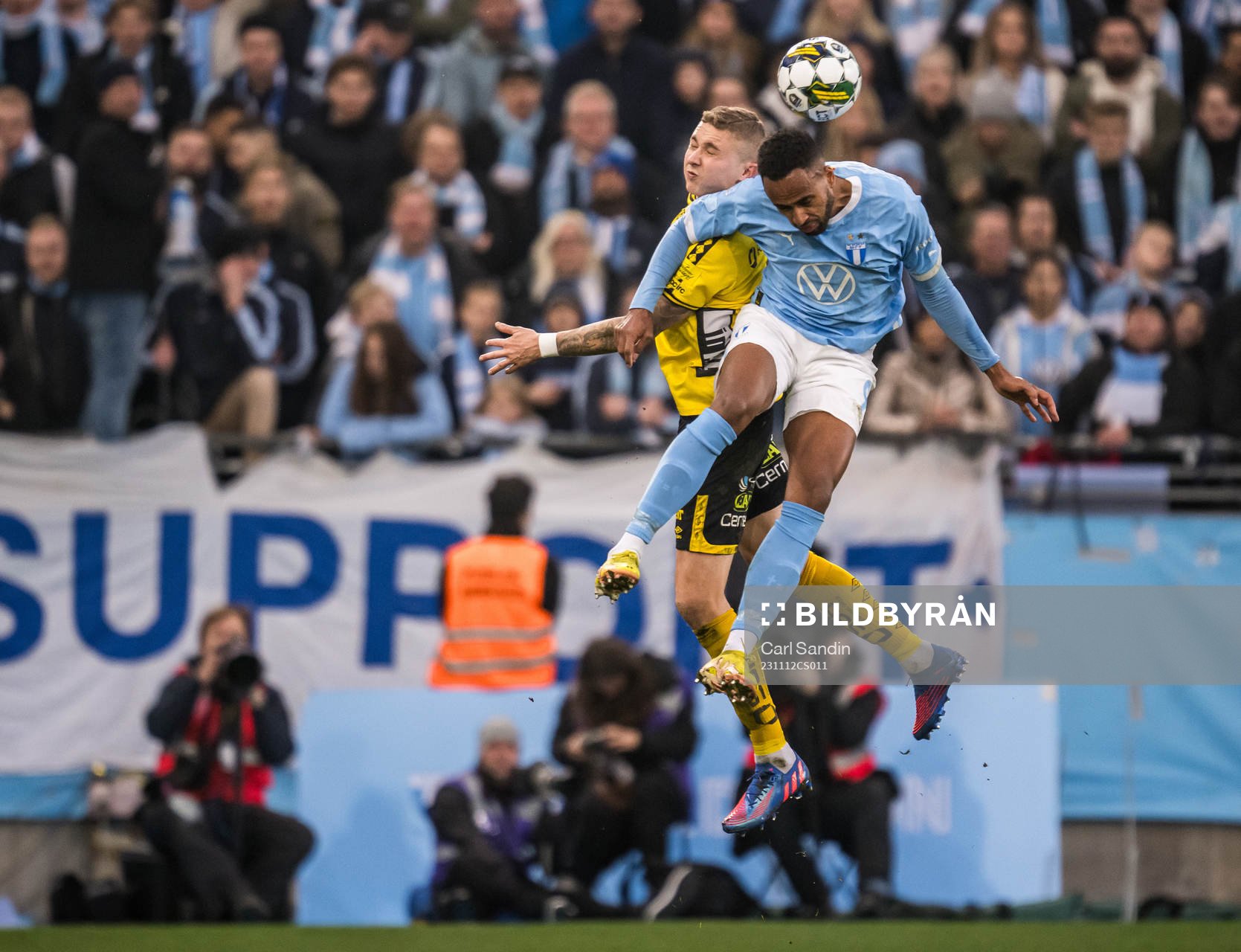 Elfsborgs Sebastian Holmen och Malmö FFs Isaac Kiese Thelin