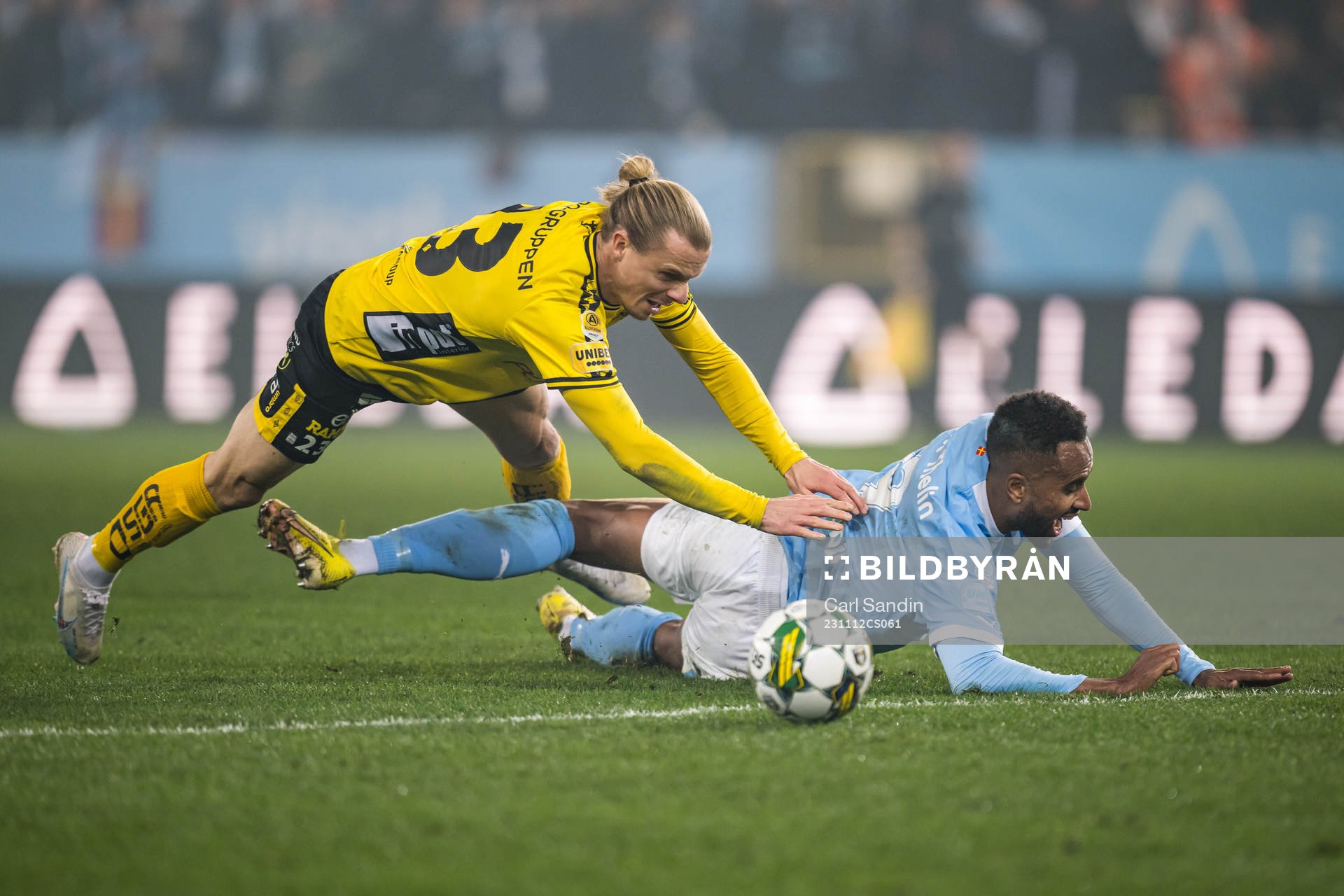 Elfsborgs Niklas Hult och Malmö FFs Isaac Kiese Thelin