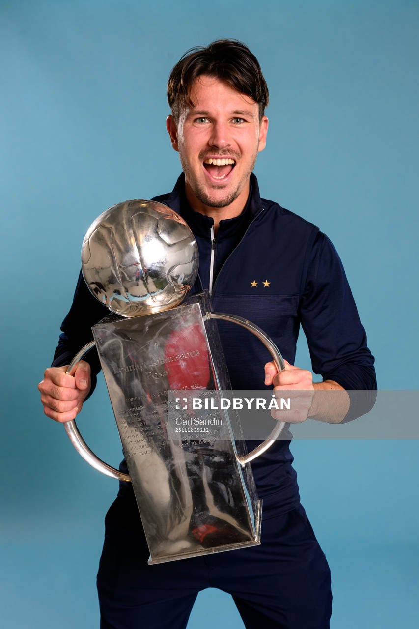 Malmö FFs Stefano Vecchia jublar med pokalen