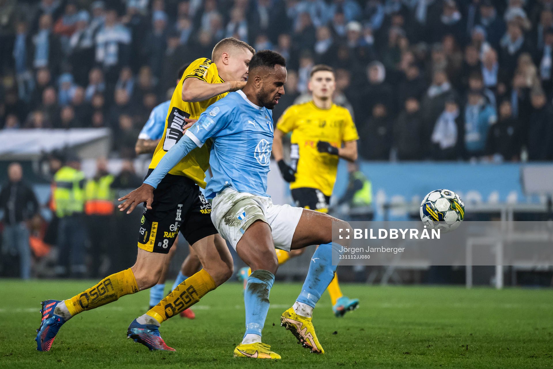 Elfsborgs Sebastian Holmen och Malmö FFs Isaac Kiese Thelin