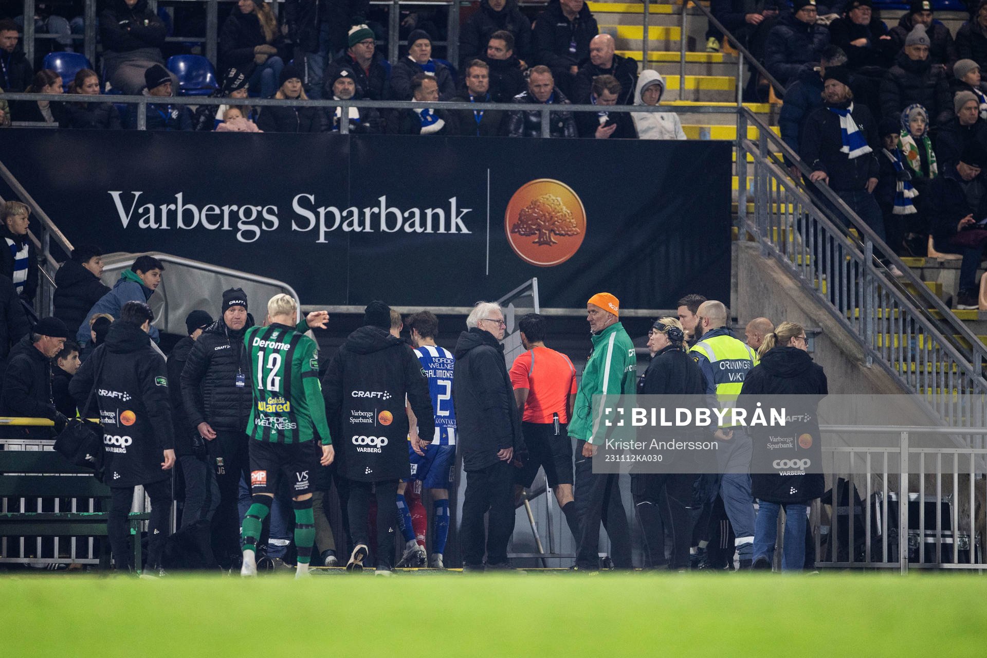 Varbergs och IFK Göteborgs spelare lämnar planen
