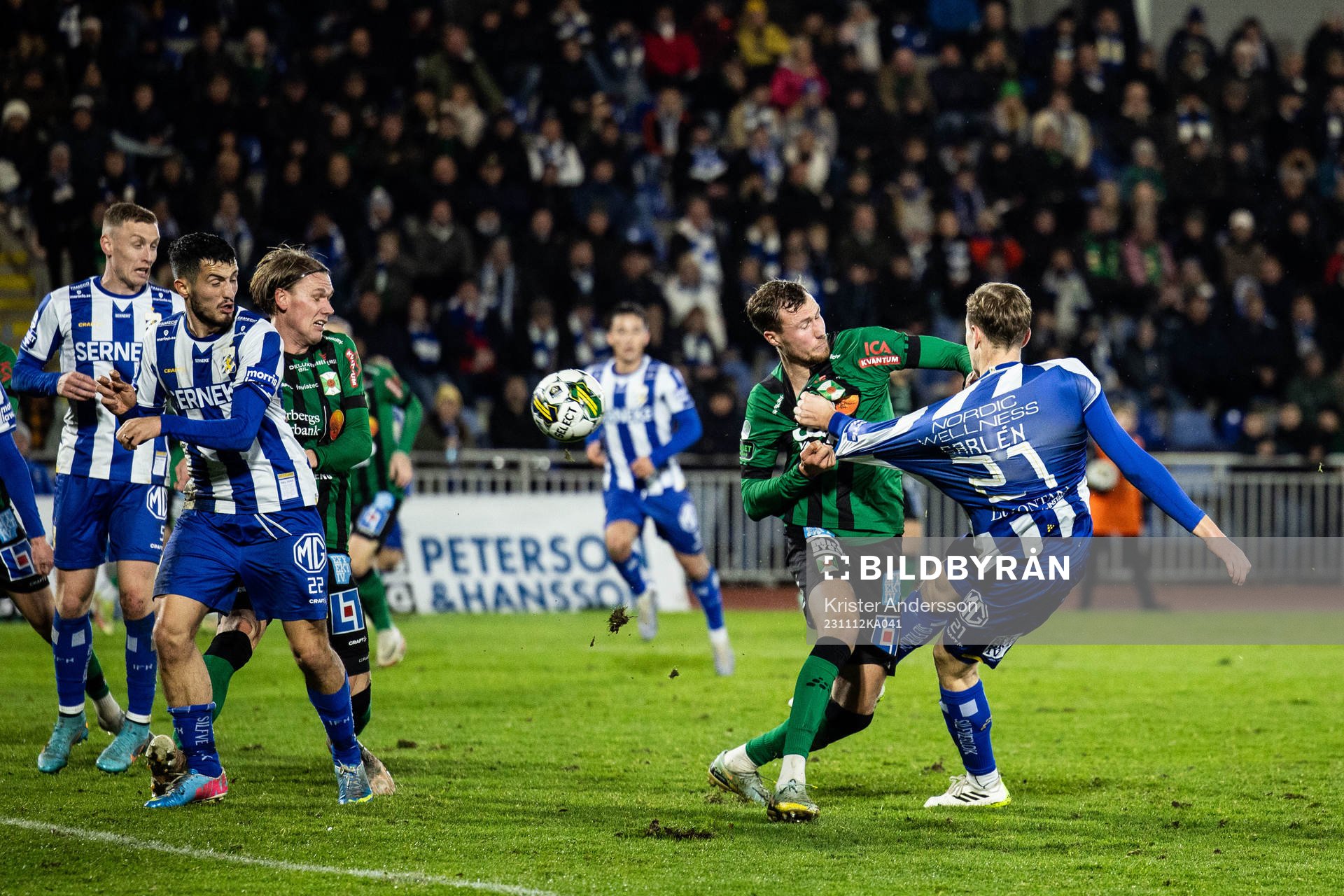 IFK Göteborgs Adam Carlén och Varbergs Niklas Dahlström