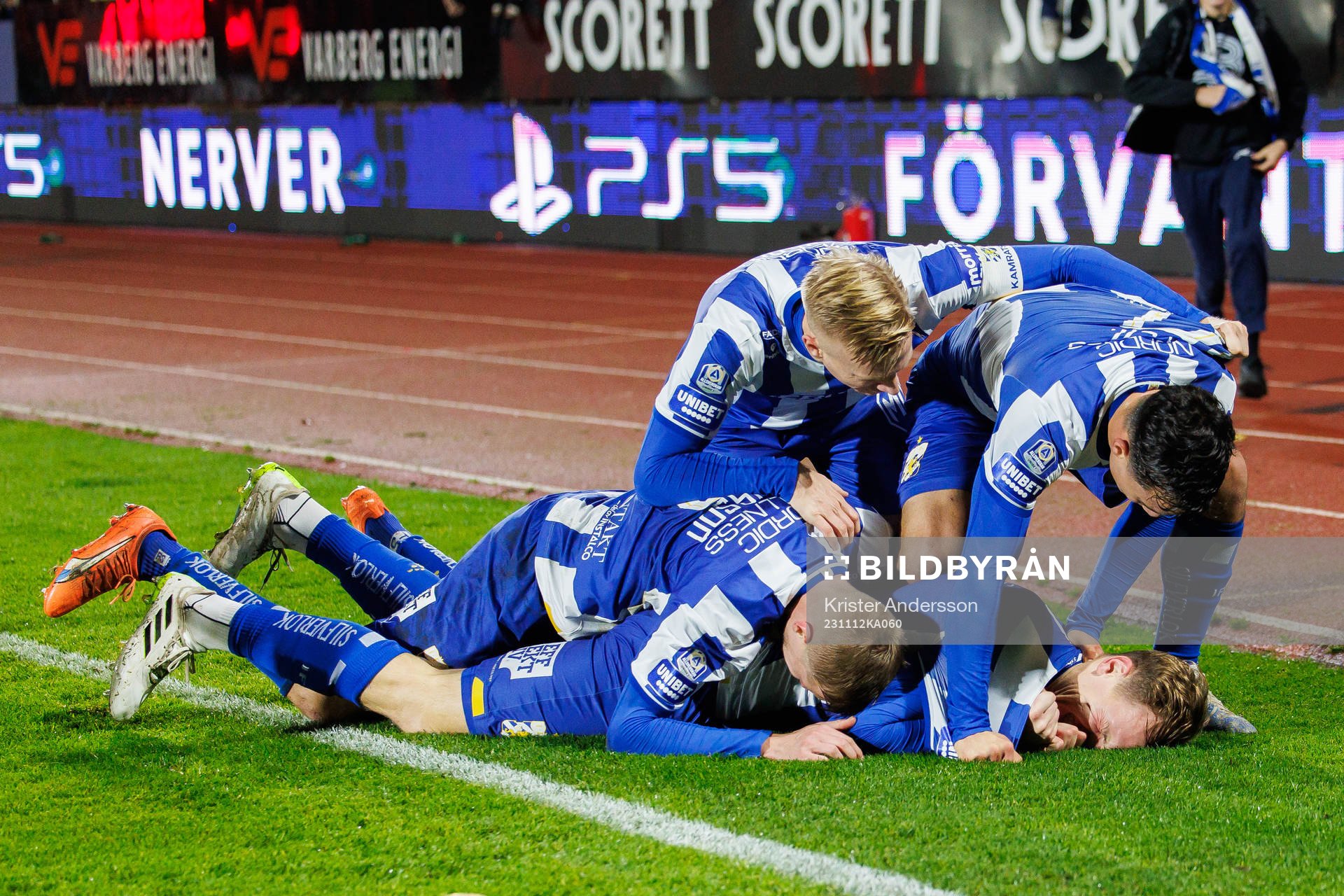 IFK Göteborgs spelare jublar