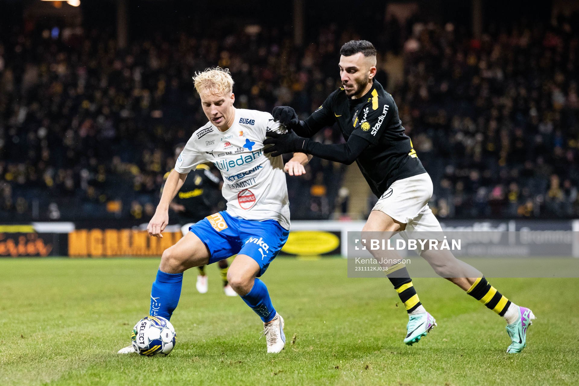 Värnamos Victor Larsson och AIKs Ioannis Pittas